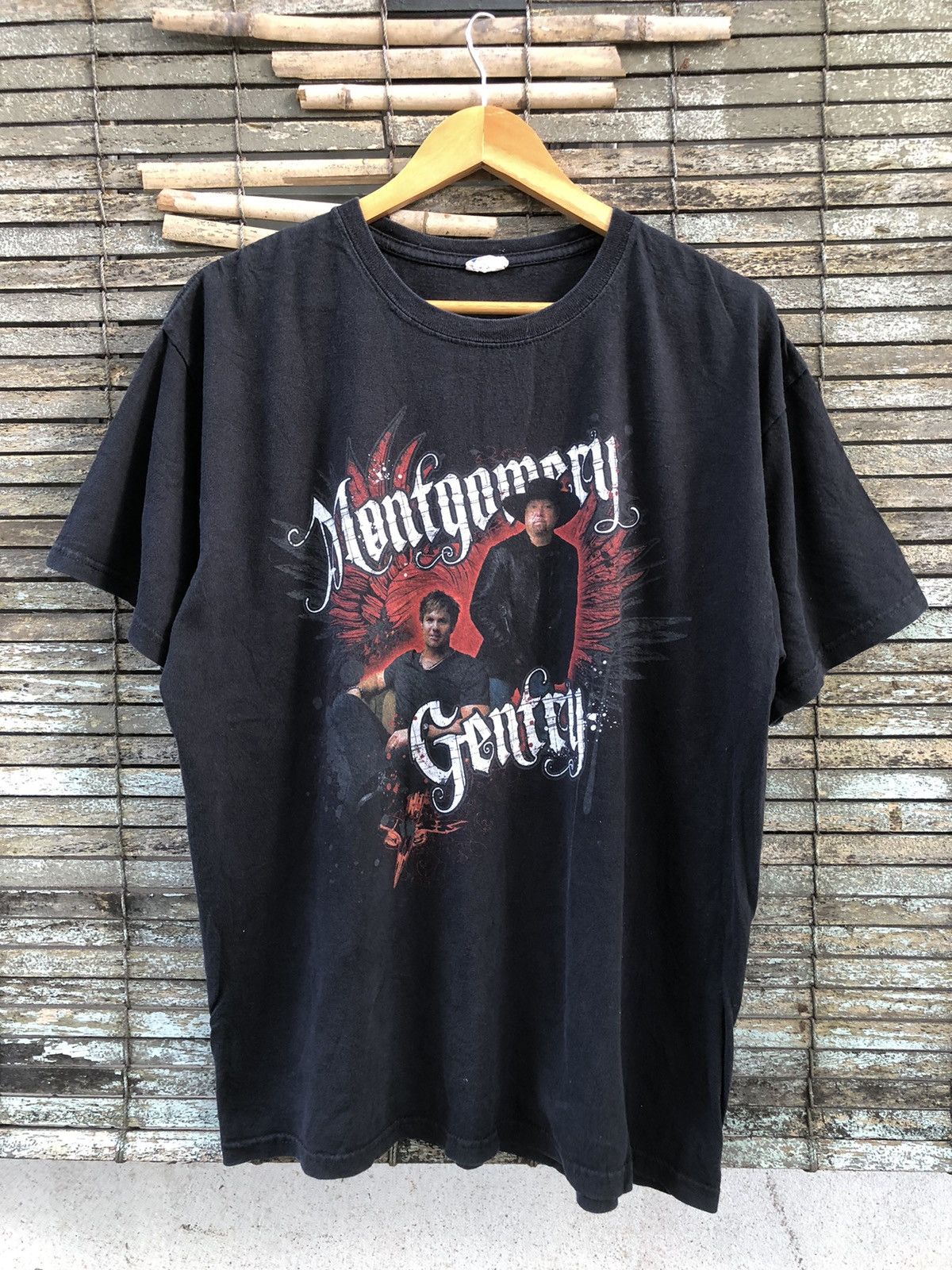 Band Tees × Vintage Vintage Y2K American Country Montgomery Gentry Tour Tee Size US XL / EU 56 / 4 - 1 Thumbnail