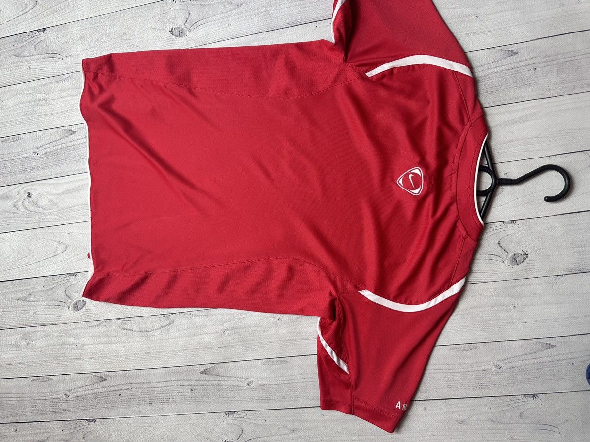 Nike × Vintage Vintage red arsenal Nike soccer jersey size Xs Size US XS / EU 42 / 0 - 8 Thumbnail