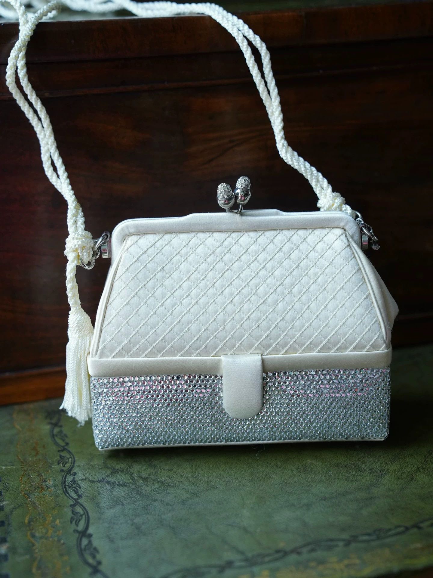 Judith Leiber Judith Leiber Vintage White Crystal Quilted 2way Clutch Size ONE SIZE - 5 Thumbnail