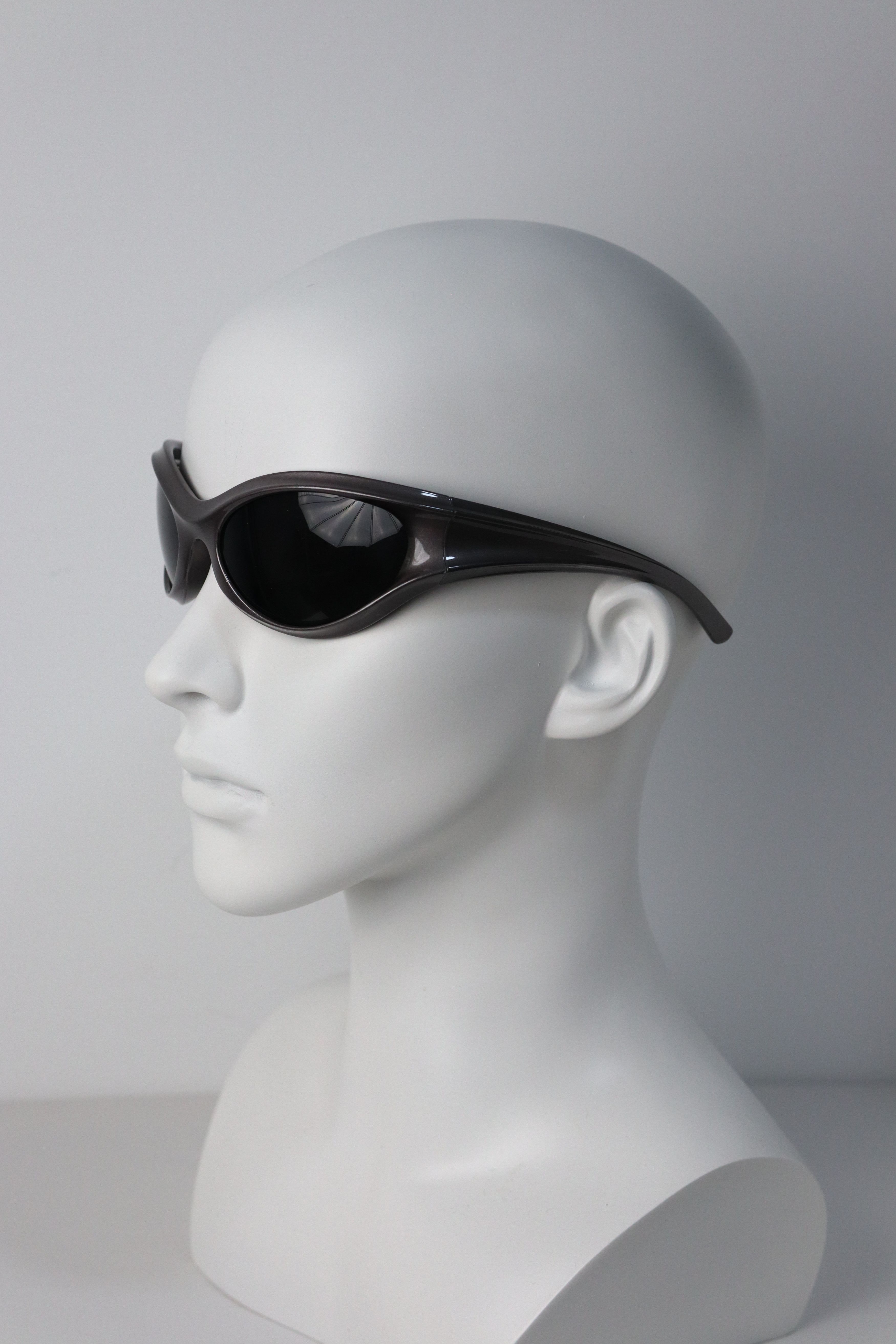 Japanese Brand Y2k Avant Garde Futuristic Gunmetal Gray Sunglasses OS Size ONE SIZE - 7 Thumbnail