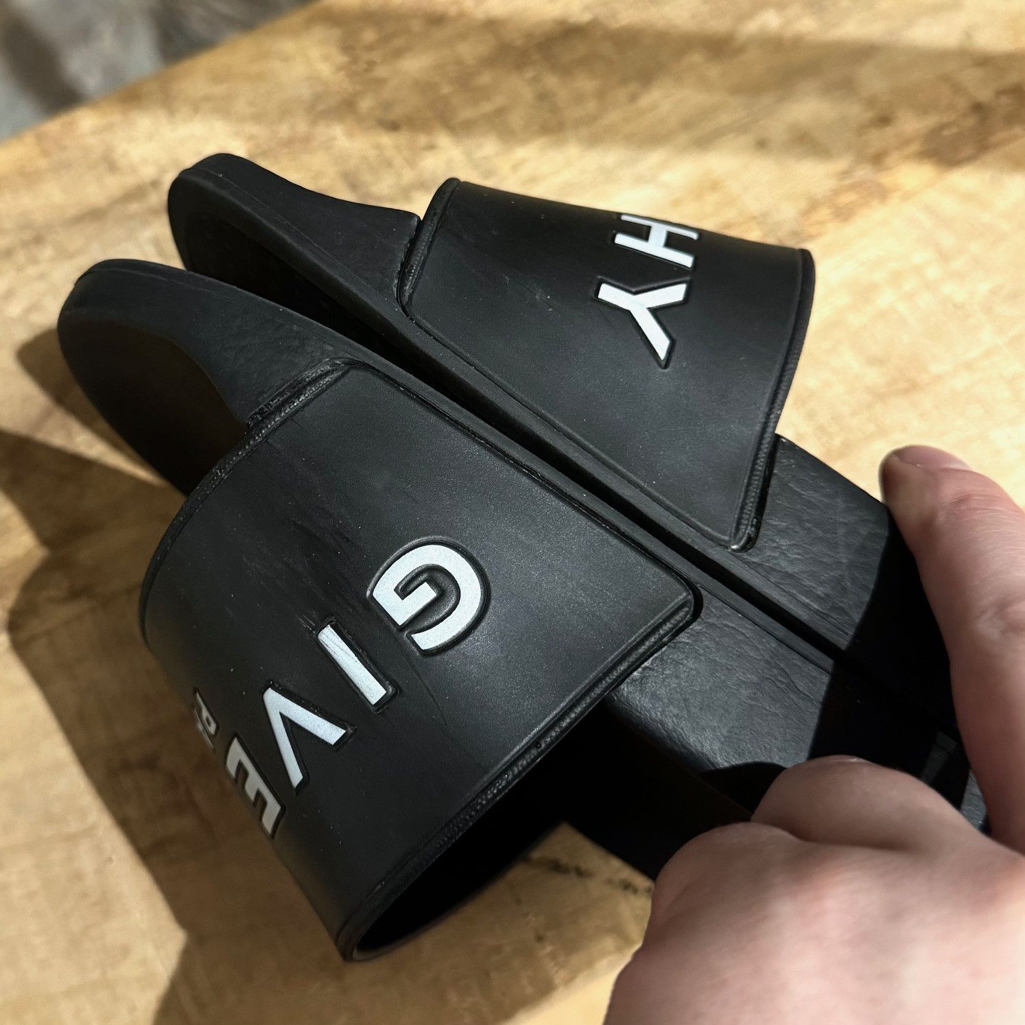 Givenchy Givenchy Black White Logo Rubber Slide Sandals Size US 5 / IT 35 - 10 Thumbnail