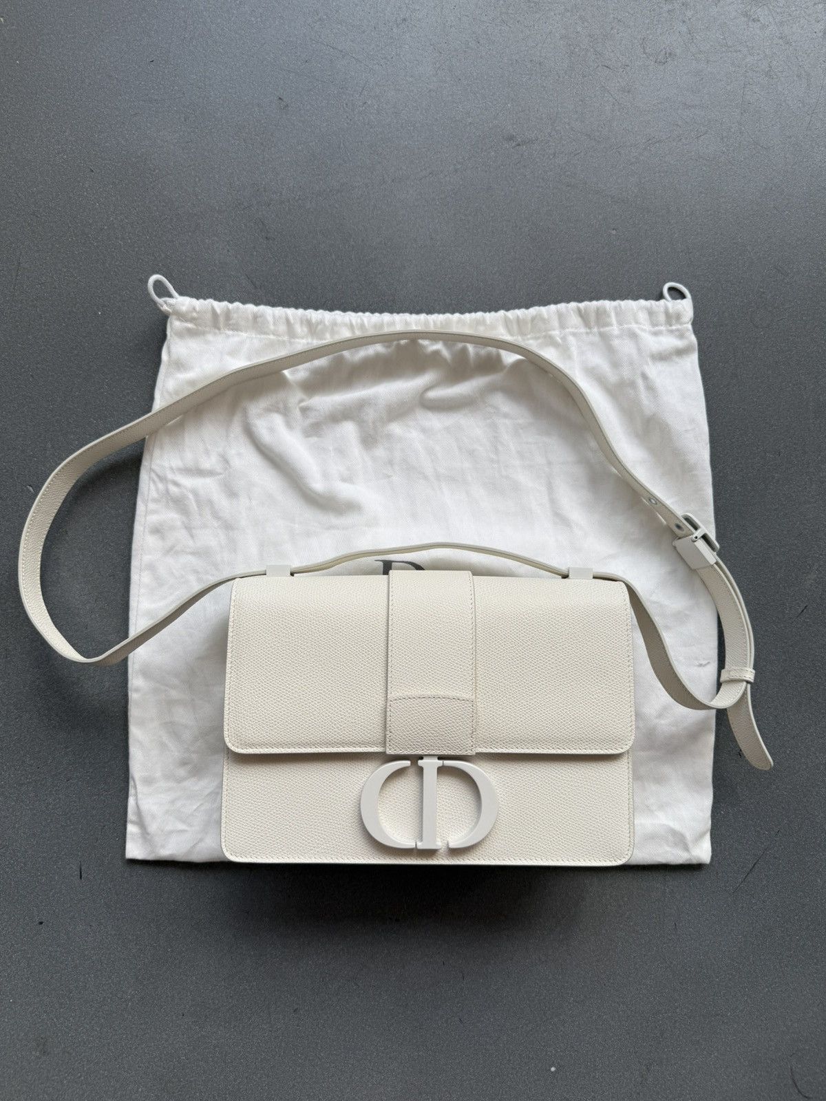 Dior Christian Dior Montaigne 30 White Handbag Size ONE SIZE - 1 Thumbnail
