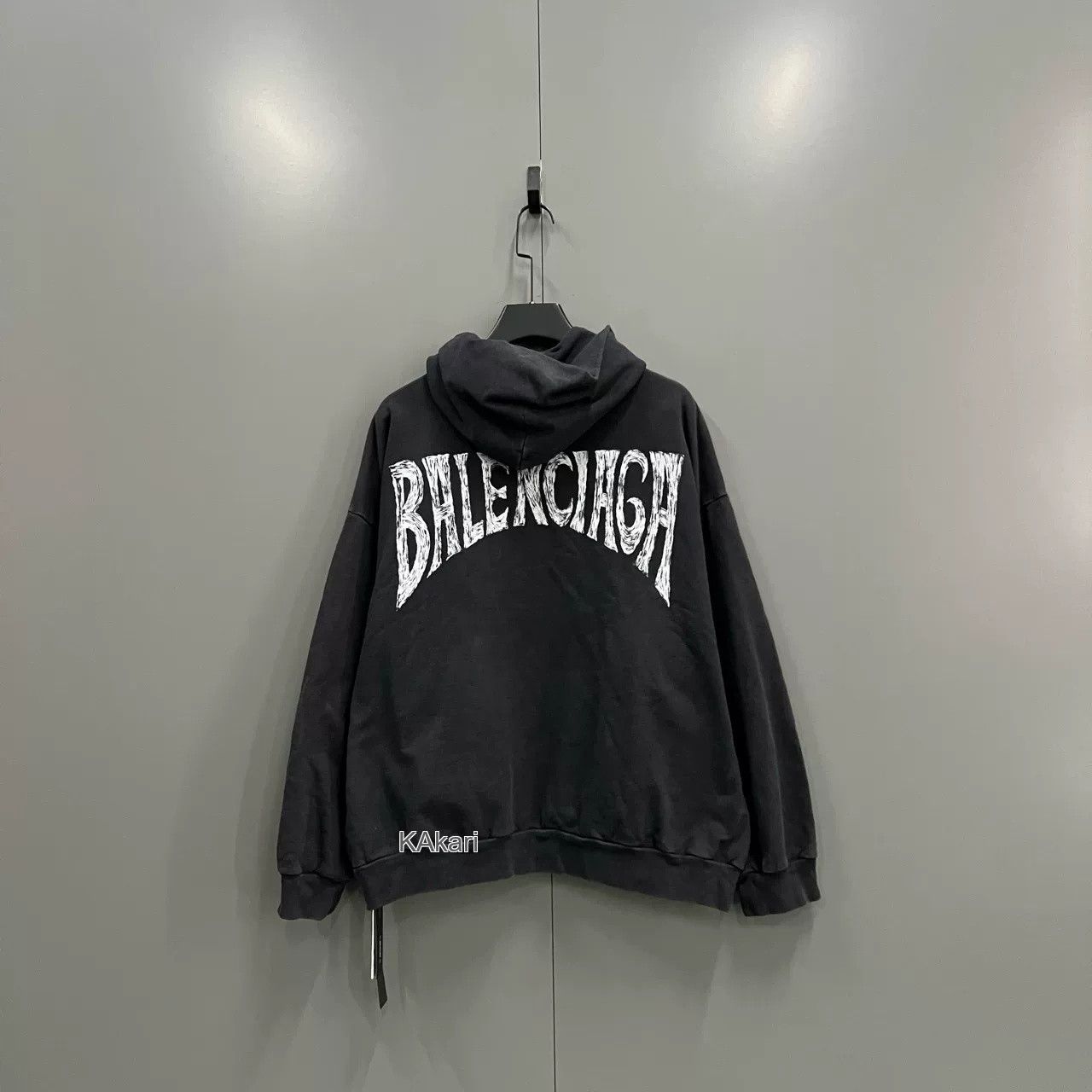 Balenciaga Balenciaga Black Back Graffiti Logo Hoodie Size US XL / EU 56 / 4 - 3 Thumbnail
