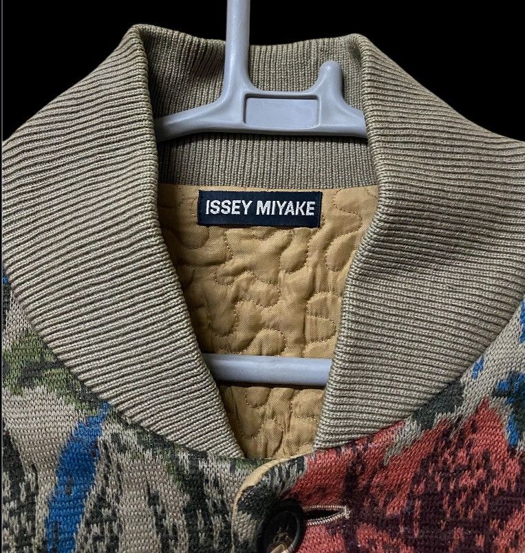 Issey Miyake 80s Masterpiece issey miyake bomber floral Size US M / EU 48-50 / 2 - 4 Thumbnail