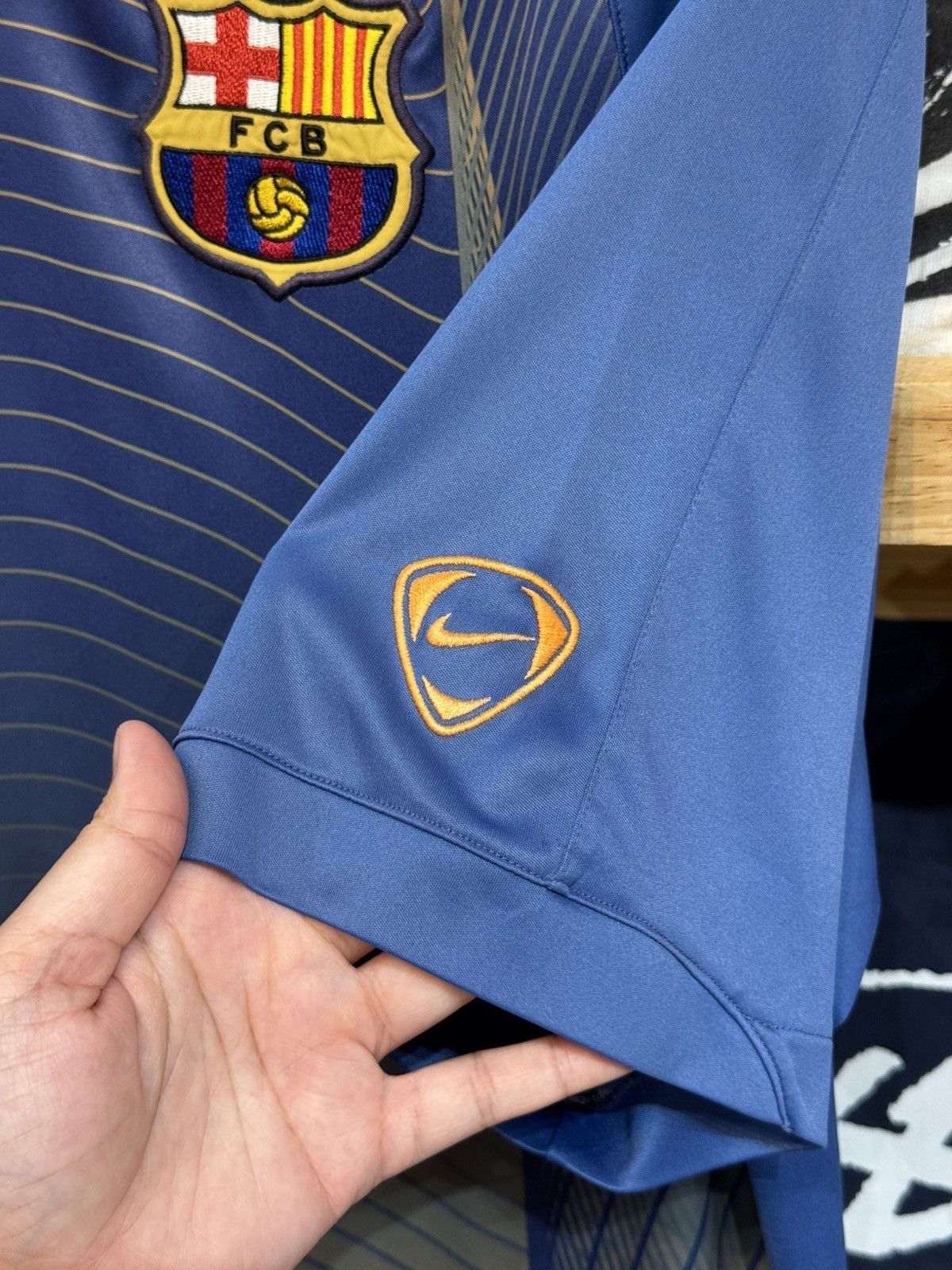 Nike Vintage FC Barcelona 2006-07 Nike Total 90 Training Jersey Size US L / EU 52-54 / 3 - 4 Thumbnail