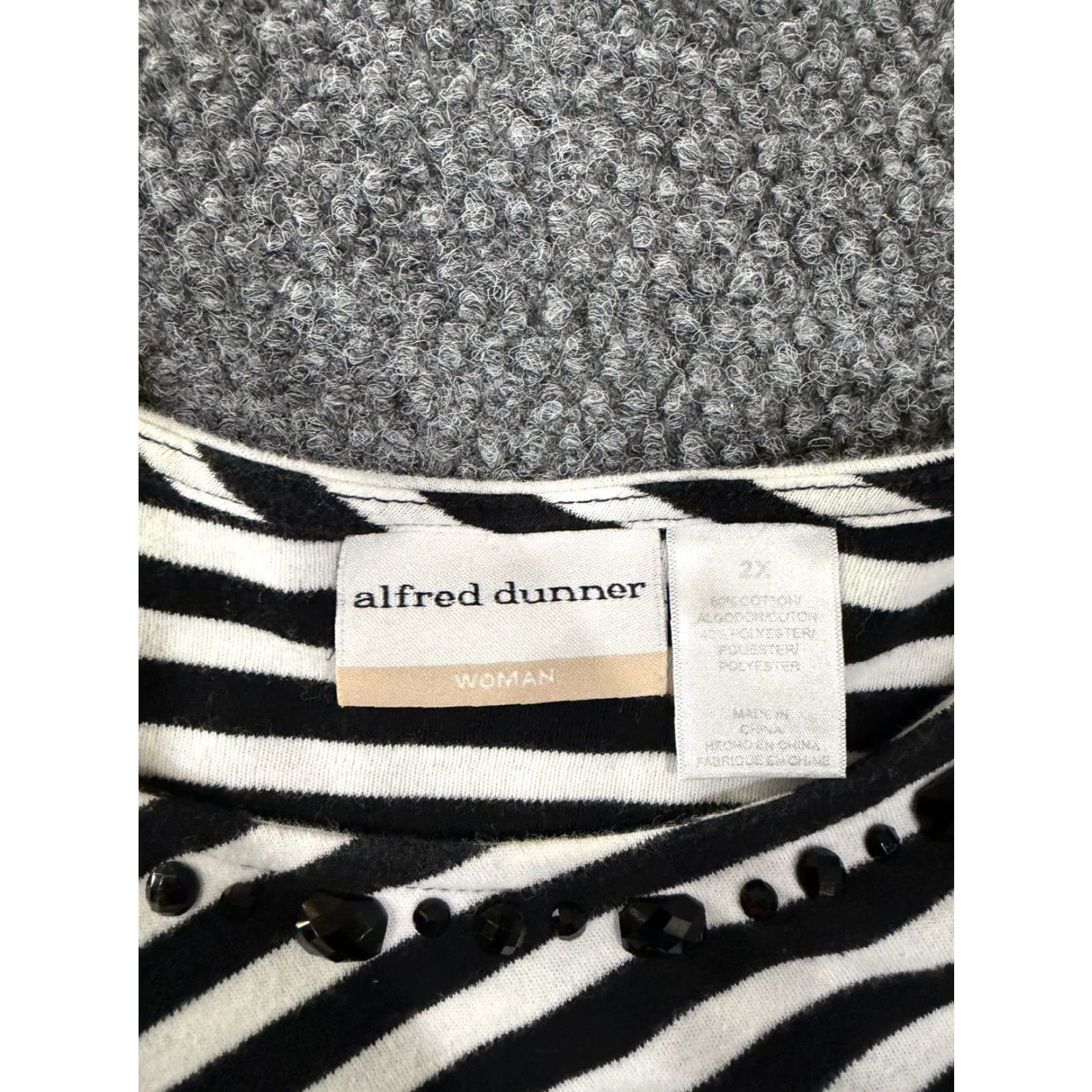 Vintage Alfred Dunner Women Pink? Black Striped Pullover Knit Blouse Casual 2X Short Sleeve Round Neck Regular Fit Cotton Polyester Size XXL / US 16-18 / IT 52-54 - 4 Thumbnail