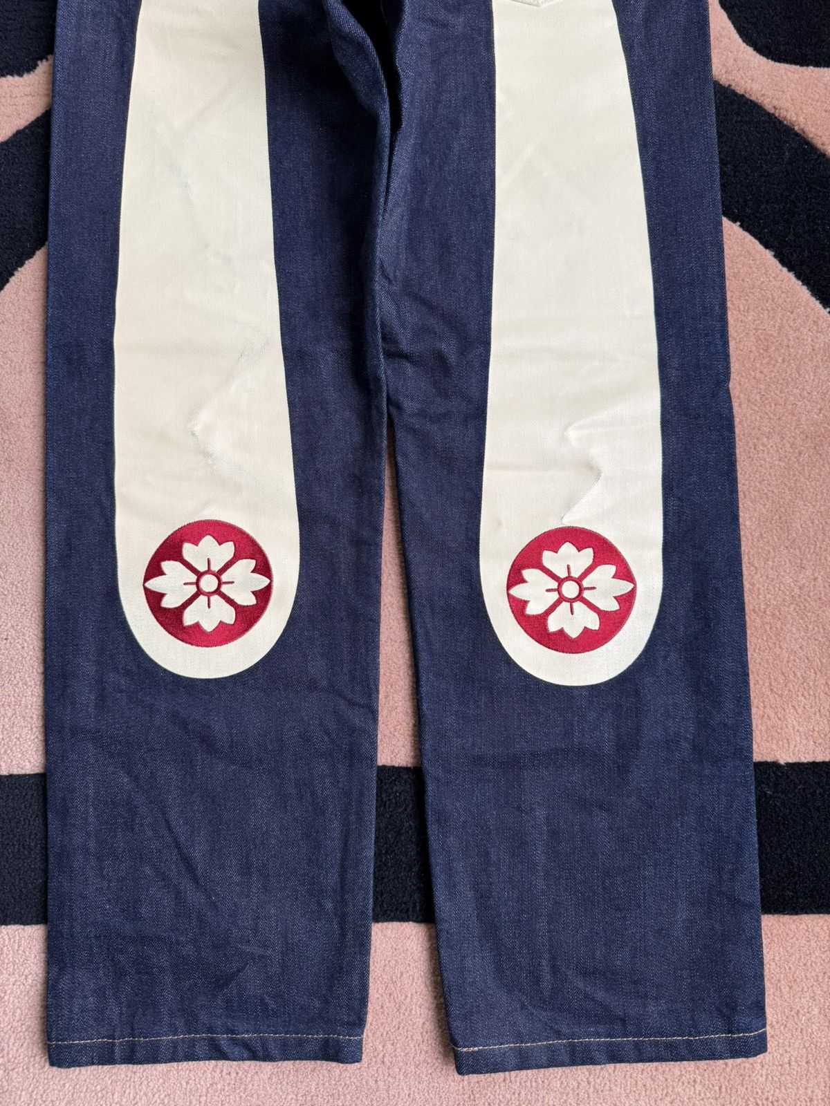Evisu EVISU white daicock and red flower style jeans！size：30 Size US 30 / EU 46 - 6 Thumbnail