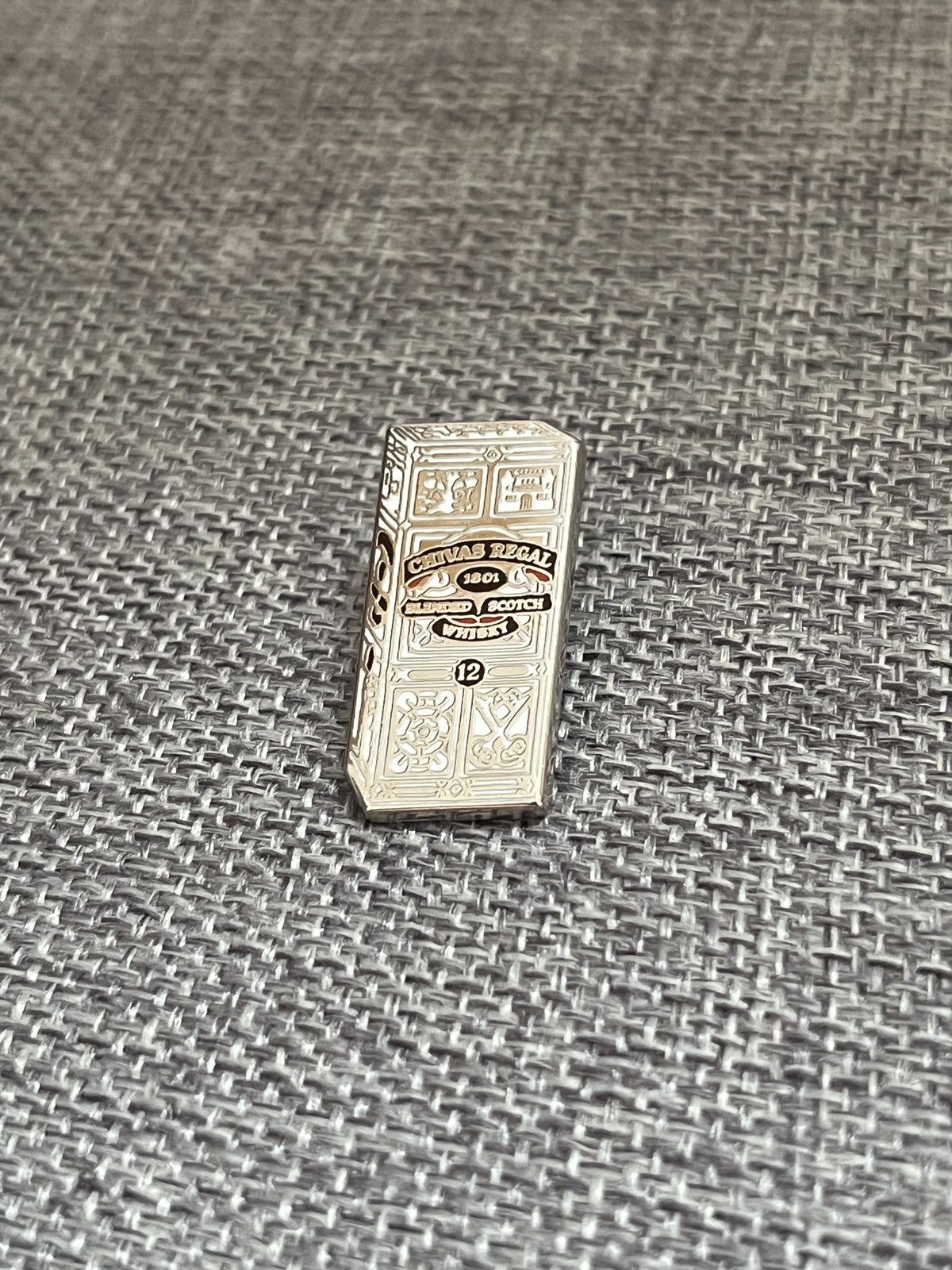 Vintage Chivas Regal whiskey vintage pin Size ONE SIZE - 1 Thumbnail