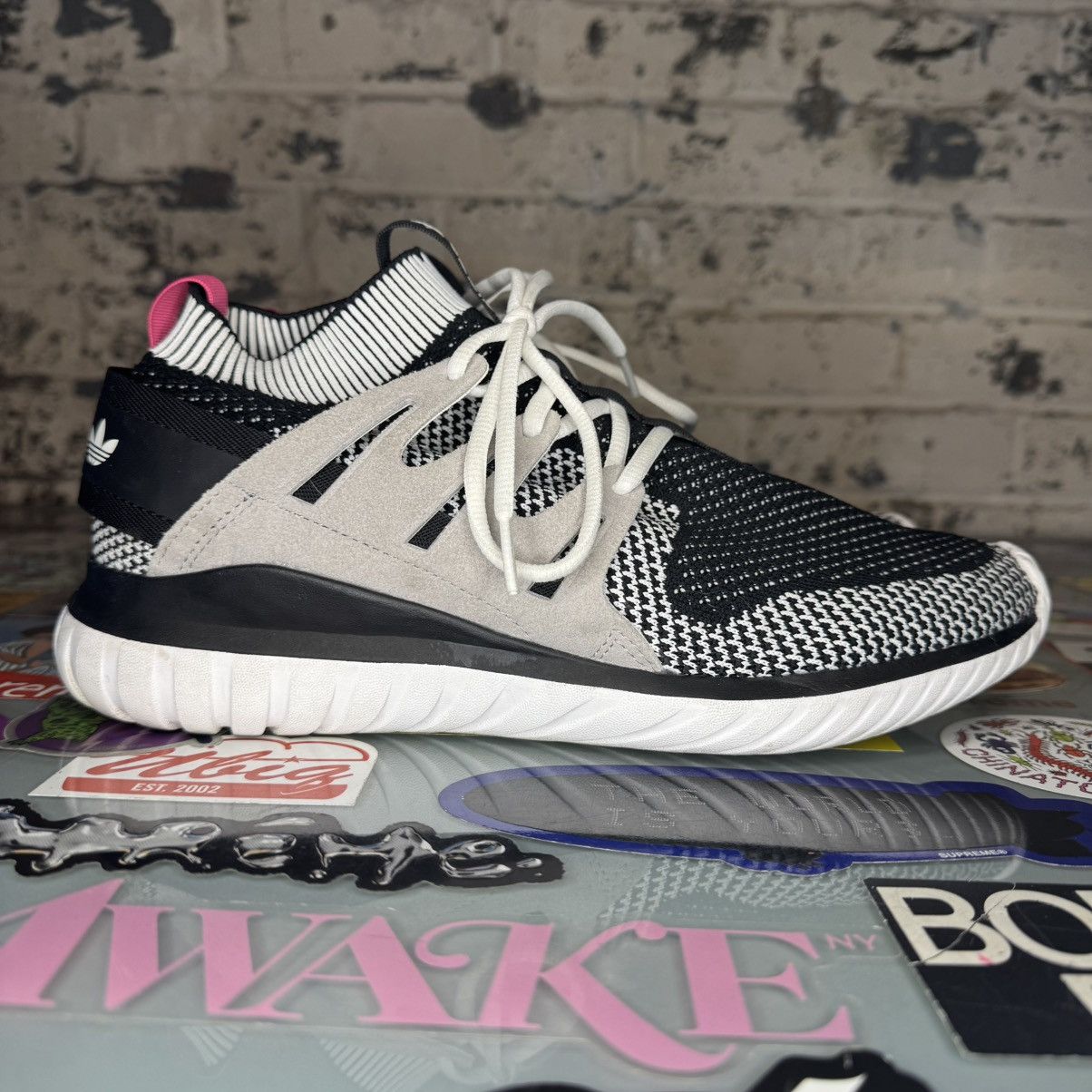 Adidas Adidas Tubular Nova PK Black Pink Sz 9.5 Used Size US 9.5 / EU 42-43 - 3 Thumbnail