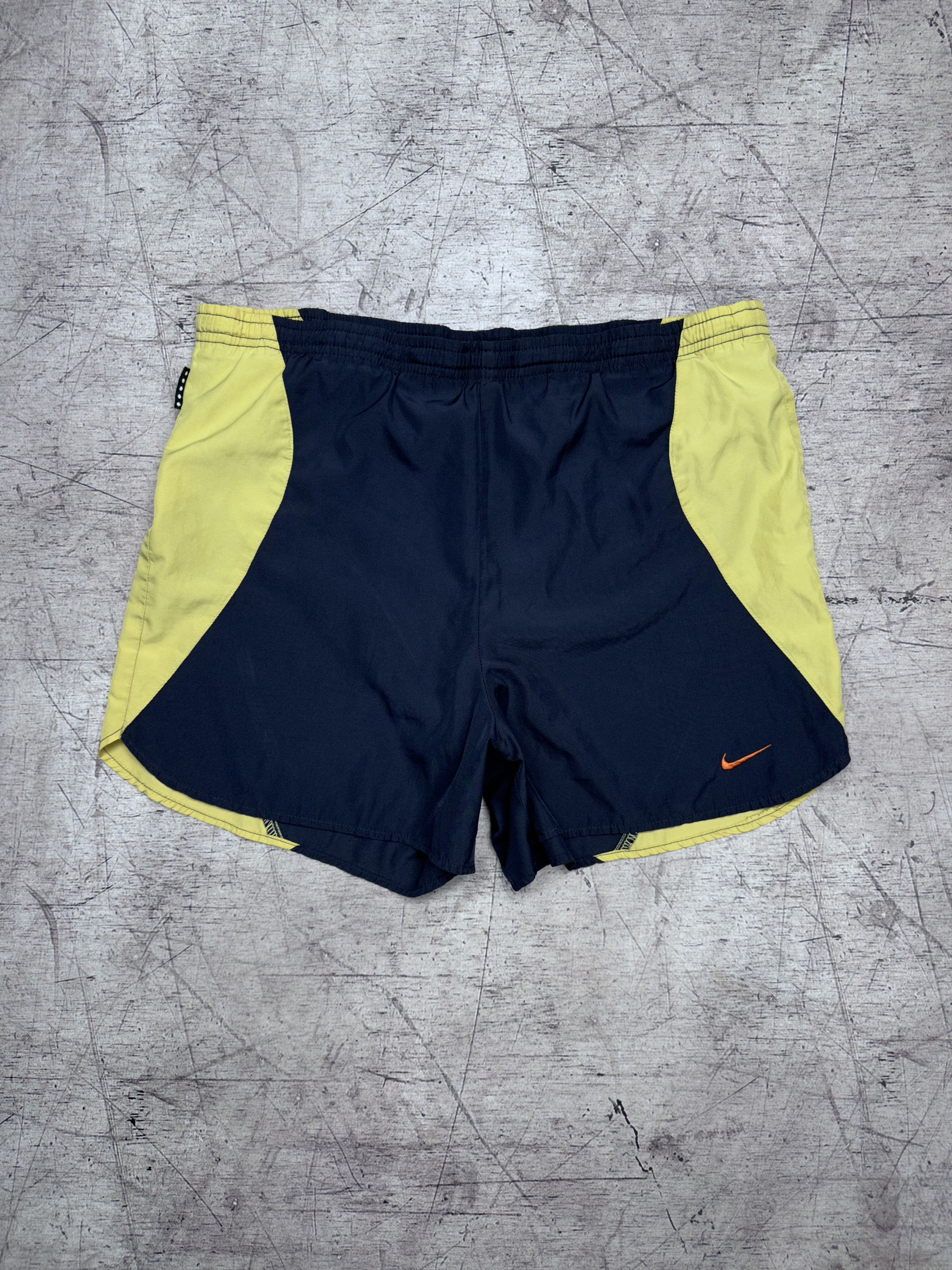 Nike Nike Vintage Mens Nylon Shorts Size US 32 / EU 48 - 1 Thumbnail