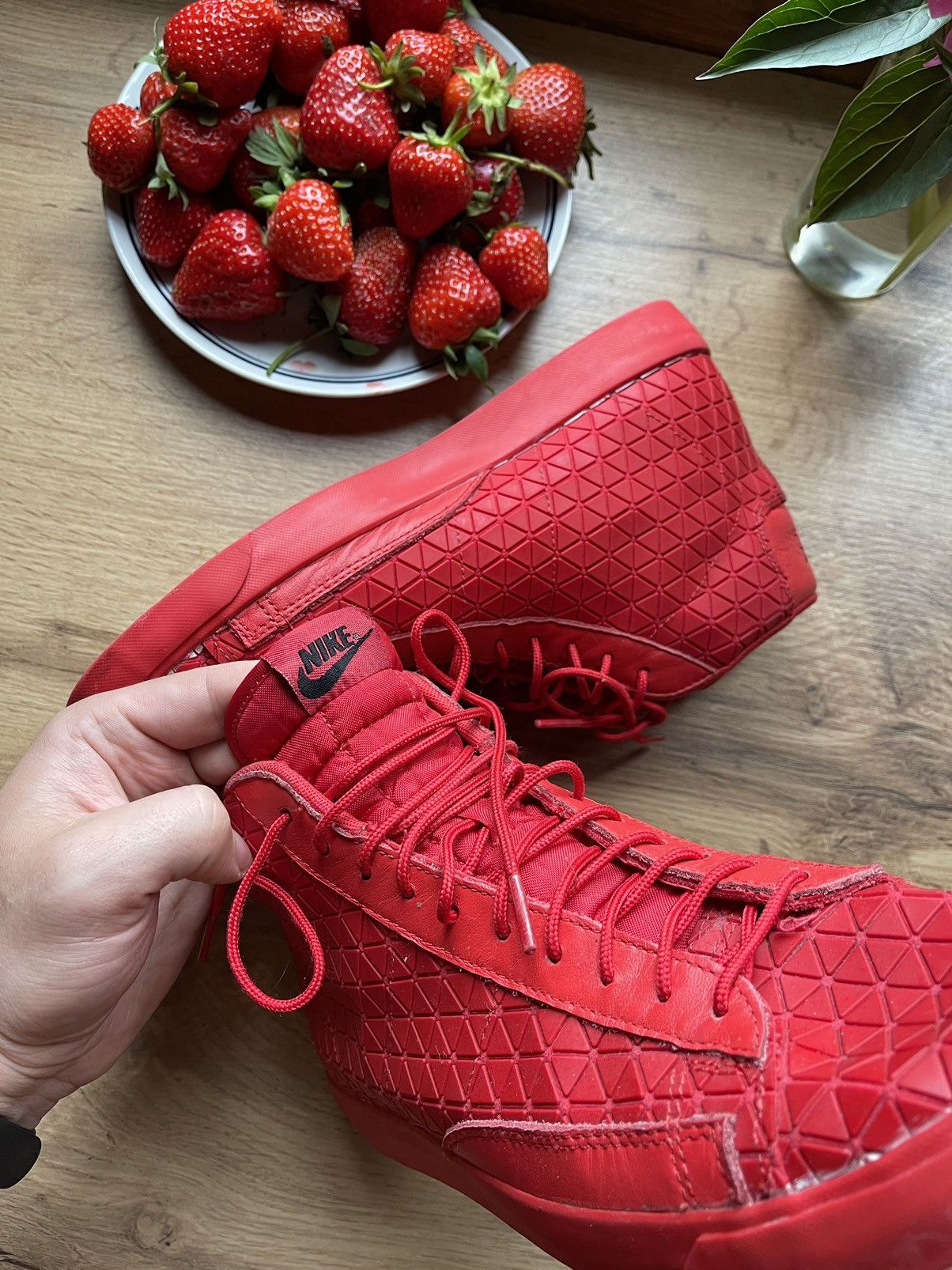 Nike 2014 Nike SB Blazer Mid Metric Red rare sneakers arena Size US 9 / EU 42 - 9 Thumbnail