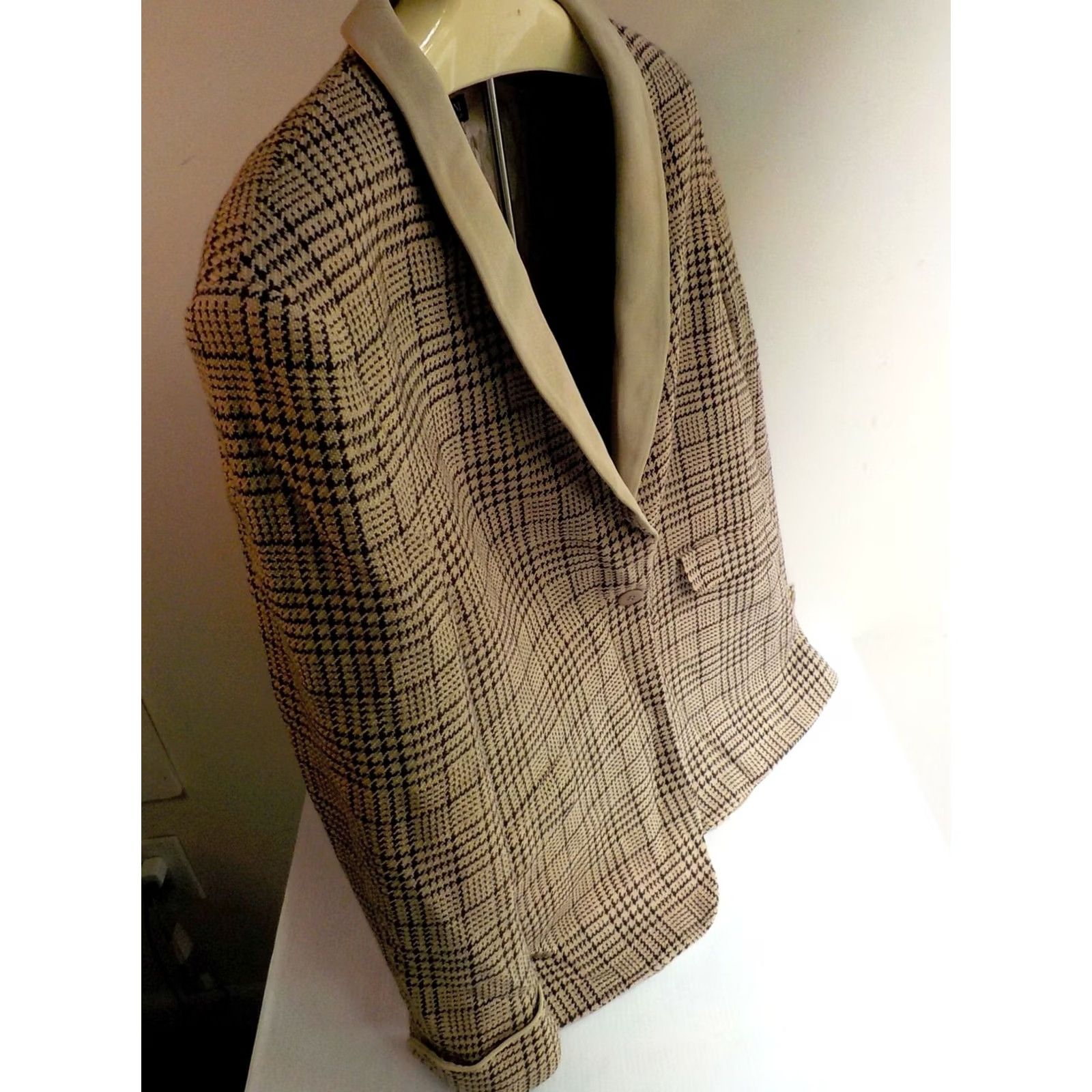 Giorgio Armani GIORGIO ARMANI Blazer Women Plaid 1 Button Shawl Collar 100% Wool Beige/Brown Size 48 Made in Italy Size XL / US 12-14 / IT 48-50 - 3 Thumbnail