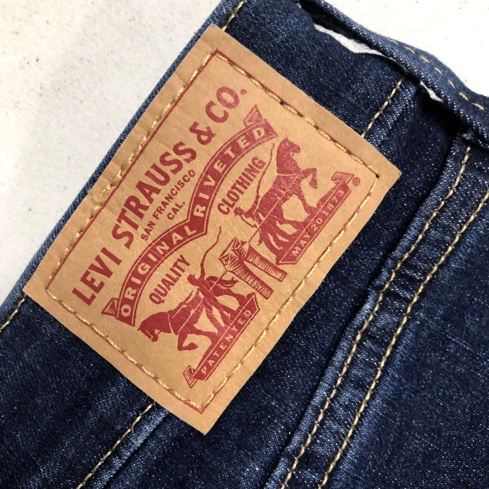 Levi's Levi’s Signature Mens Jeans 35 x 28.5 Mid Rise Skinny Dark Wash Denim 5-Pocket Zip Slim Blue Mens Regular Size M Size US 31 - 7 Thumbnail