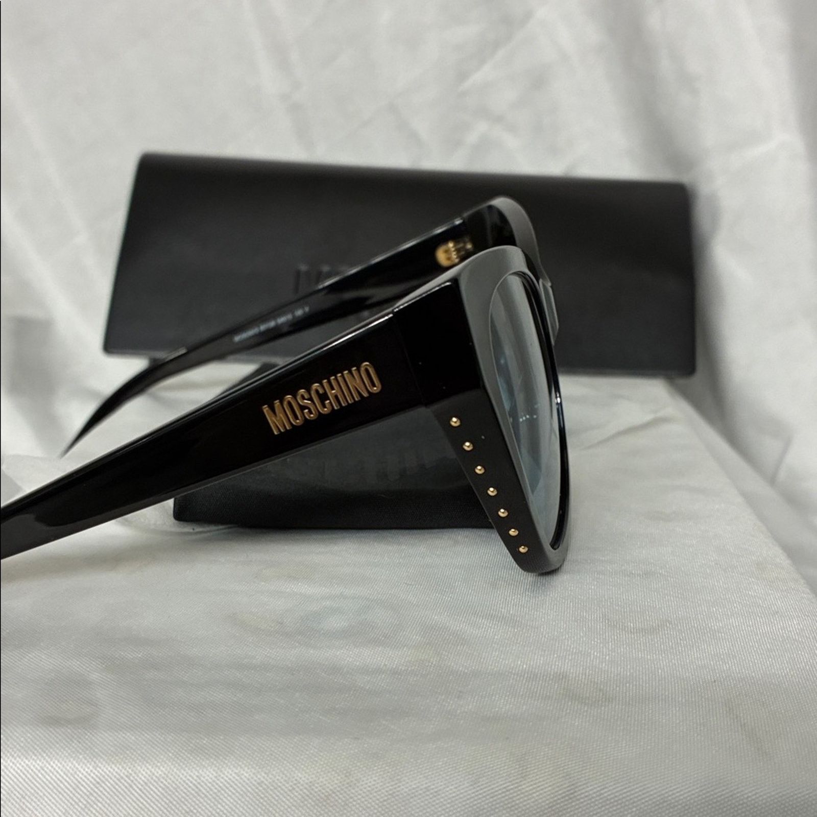 Moschino New Moschino Black and Gold Sunglasses Size ONE SIZE - 4 Thumbnail