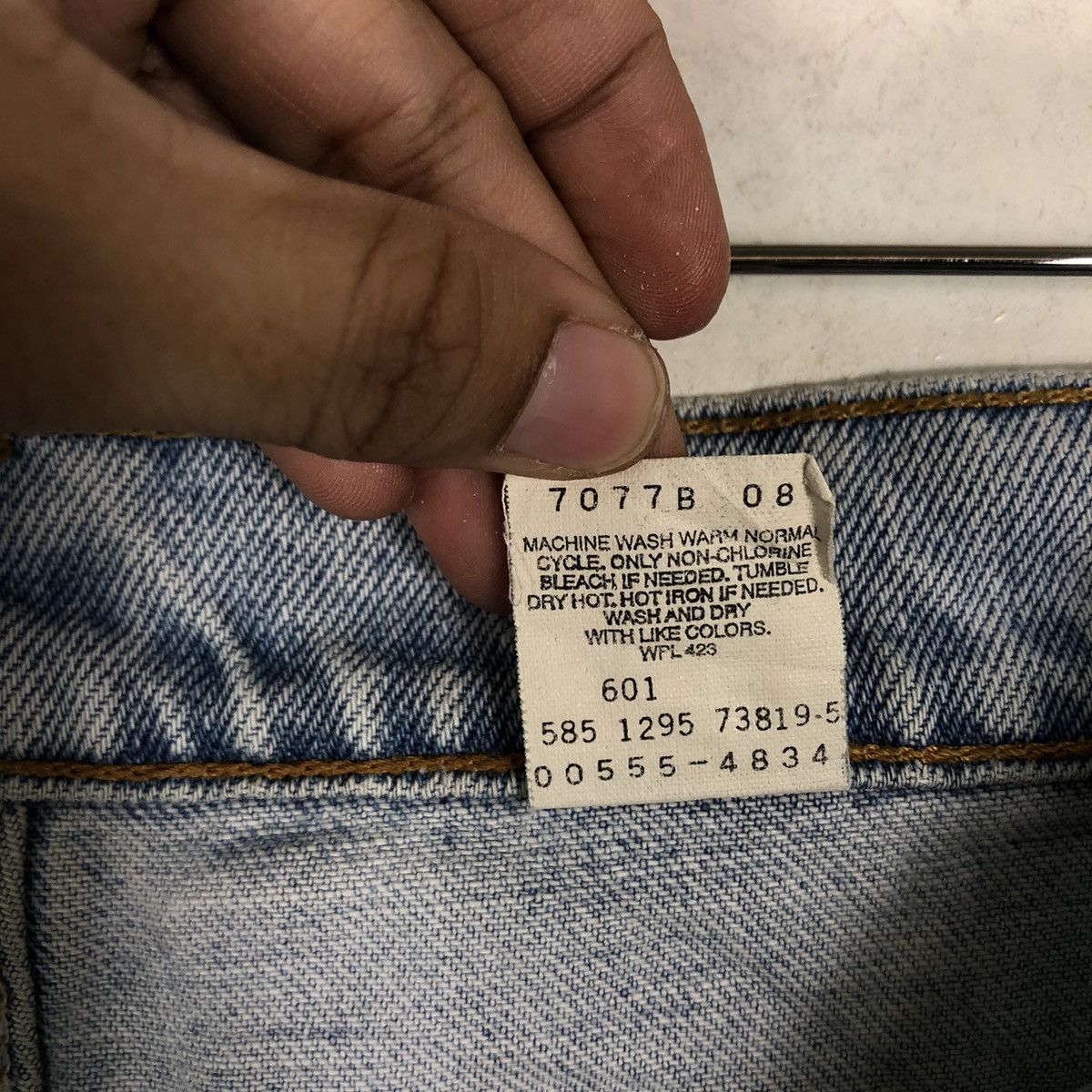 Levi's 🔥90’s Distressed Denim Jeans Levi’s Lot 555 Relaxed Fit Size US 36 / EU 52 - 16 Thumbnail