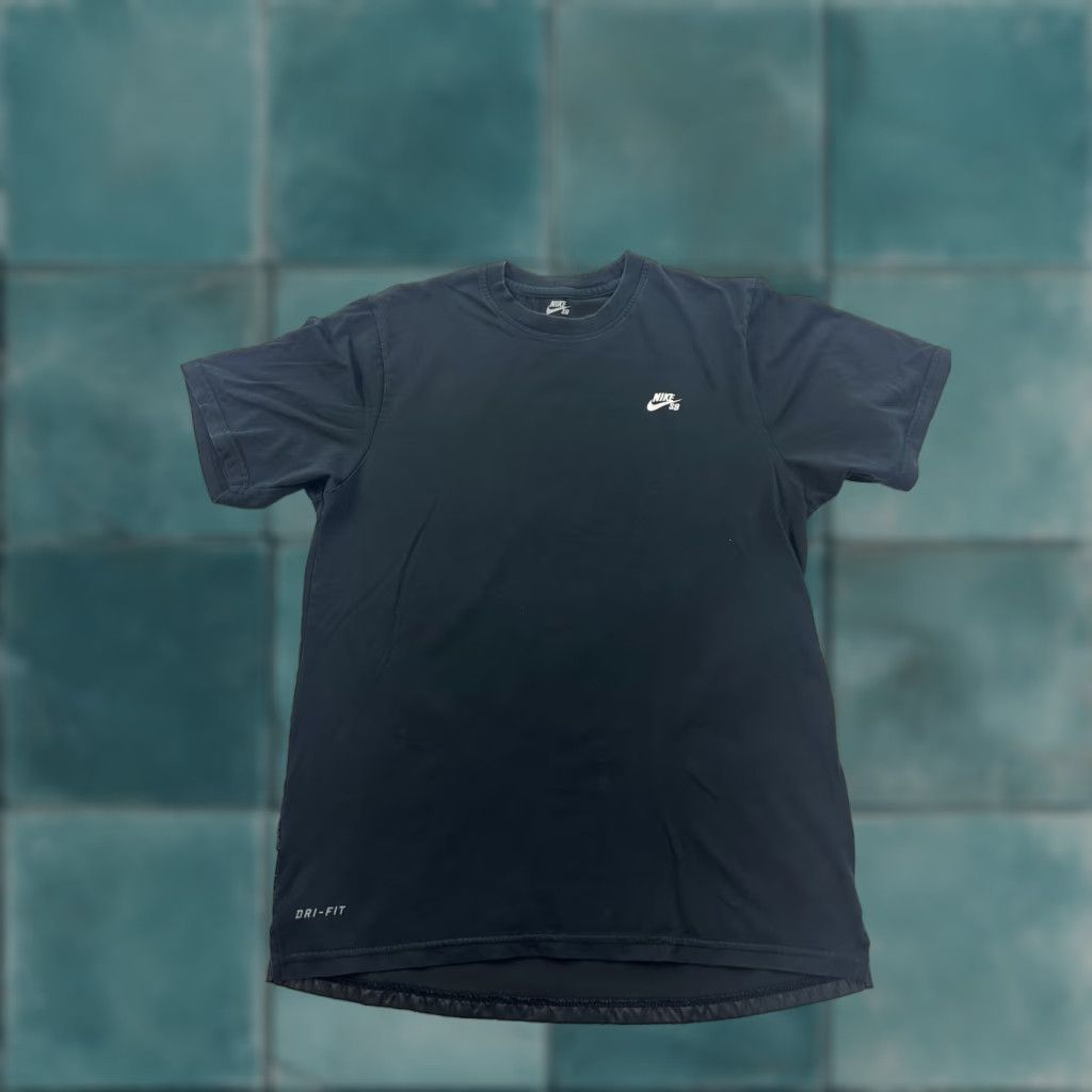 Nike Nike SB Shirt Mens Small Black Dri-FIT Lightweight Breathable Logo Athletic Skateboarding Short Sleeve Size US S / EU 44-46 / 1 - 1 Thumbnail