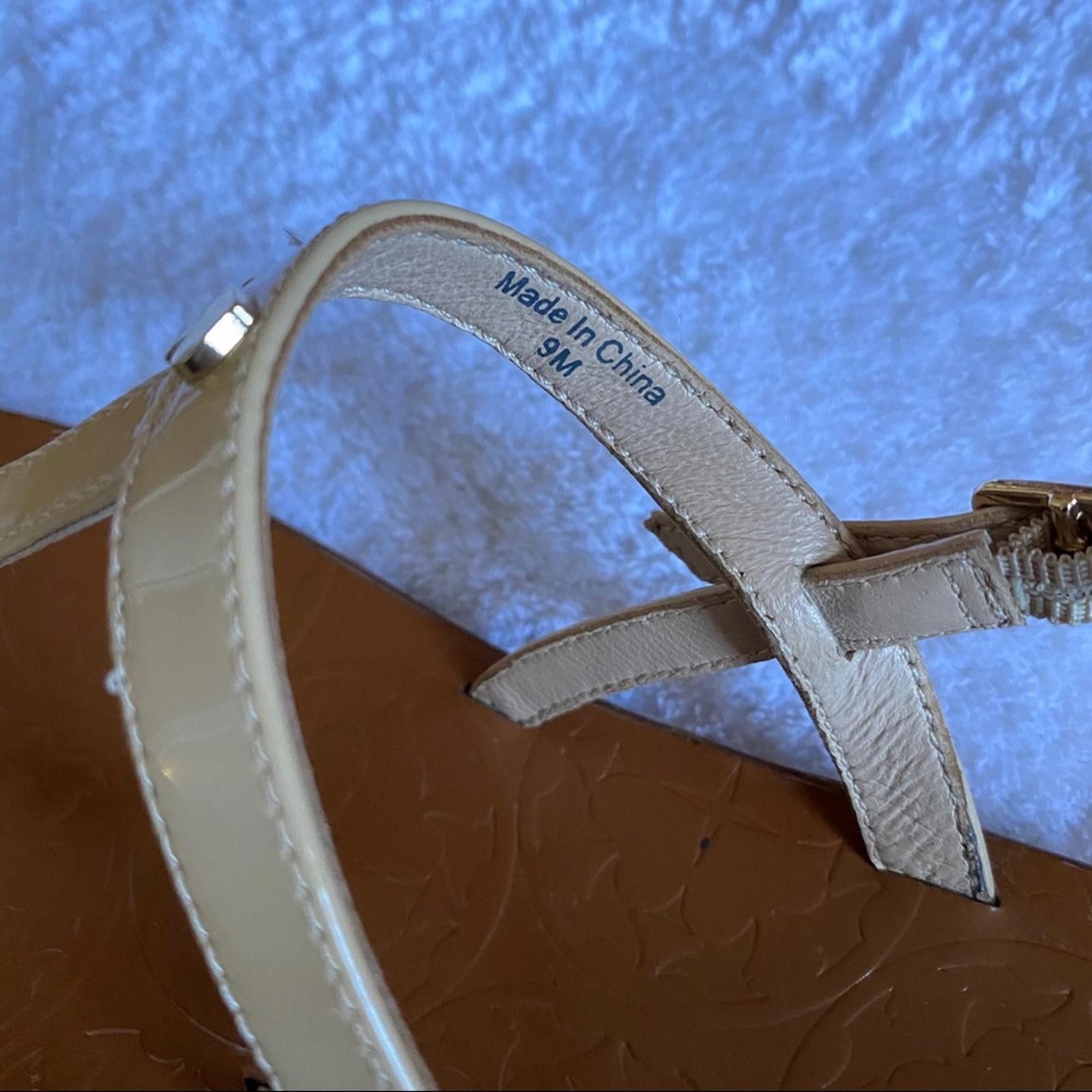 Other Kate Spade Tan Patent Leather Sandal Size US 9 / IT 39 - 4 Thumbnail
