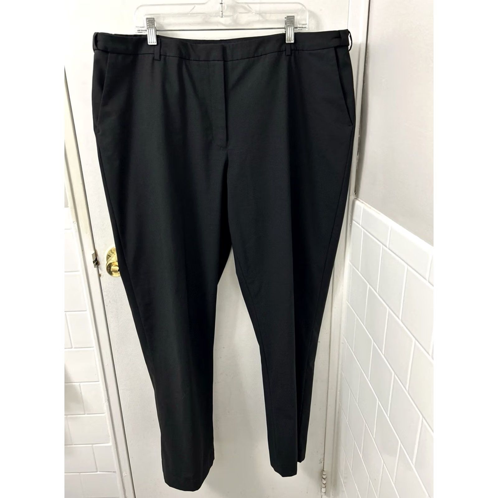Vintage Lands' End Outfitters Dress Pants Womens 42x31 Black Wool Blend Flat Front Tapered Pockets Lined Stretch Classic Size 20W 42 in Waist Regular XS? Size 28" / US 6 / IT 42 - 2 Thumbnail