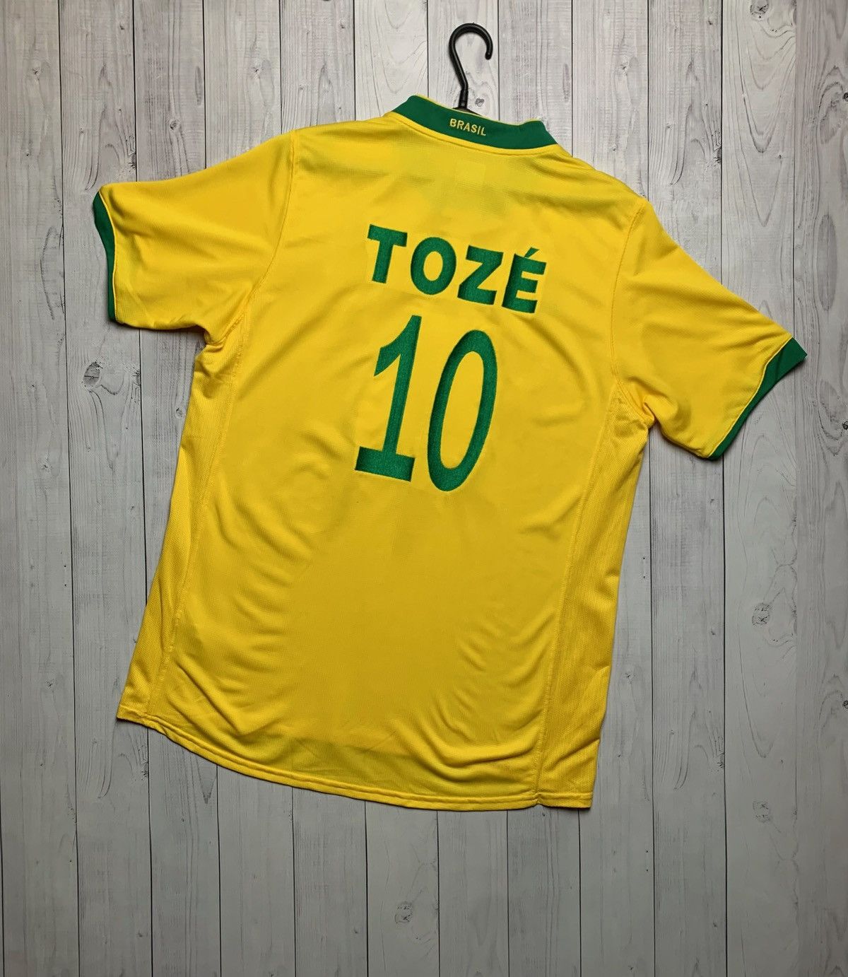 Vintage Vintage Brazil soccer tee size L yellow Brasil Size US L / EU 52-54 / 3 - 4 Thumbnail