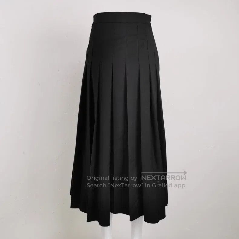 Fendi Fendi Black pleated skirt Size 26" / US 2 / IT 38 - 2 Thumbnail