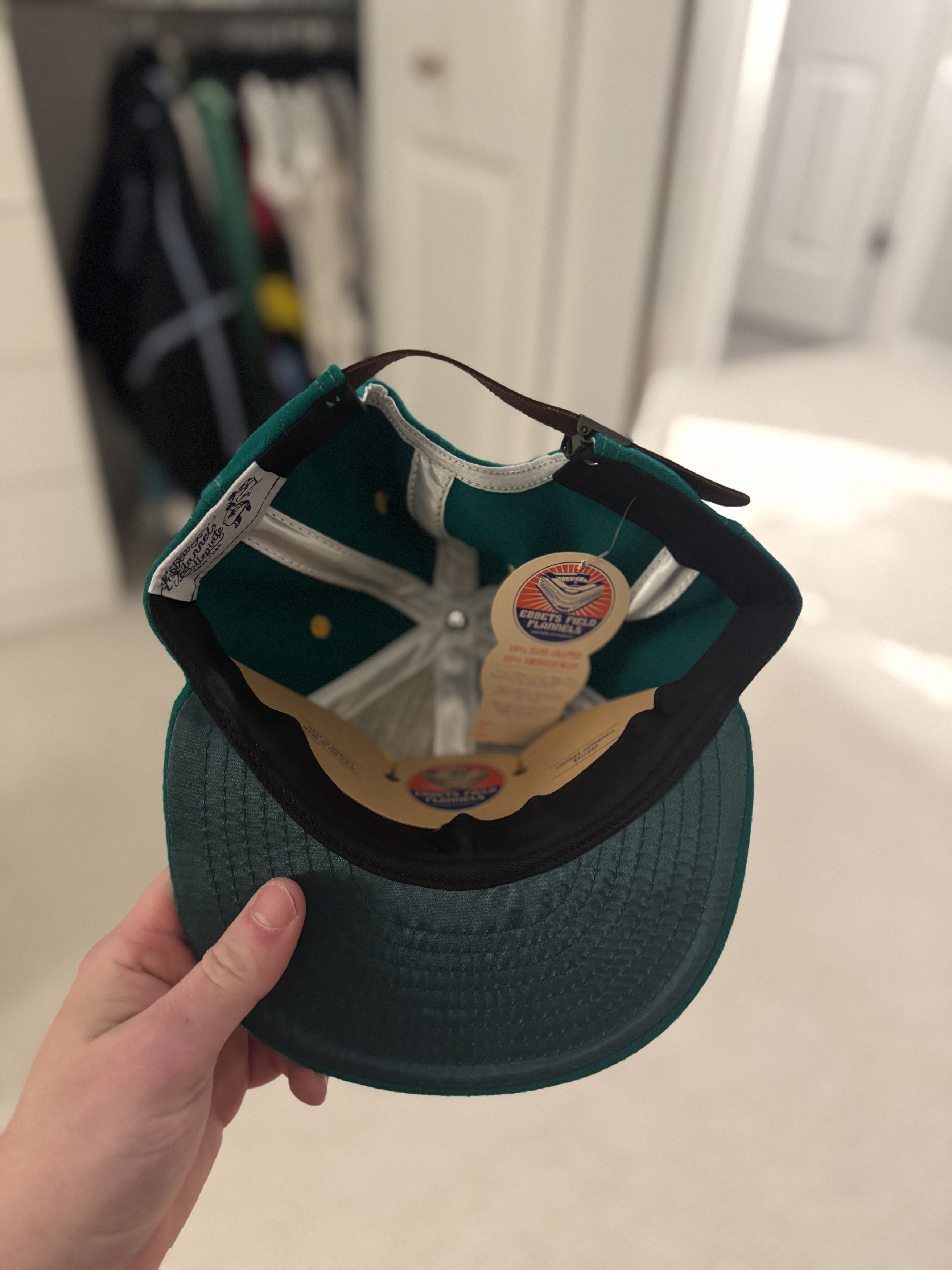 Ebbets Field Flannels *BRAND NEW* Ebbets Field Flannels Oregon Dukcs 100% Wool Hat Size ONE SIZE - 6 Thumbnail