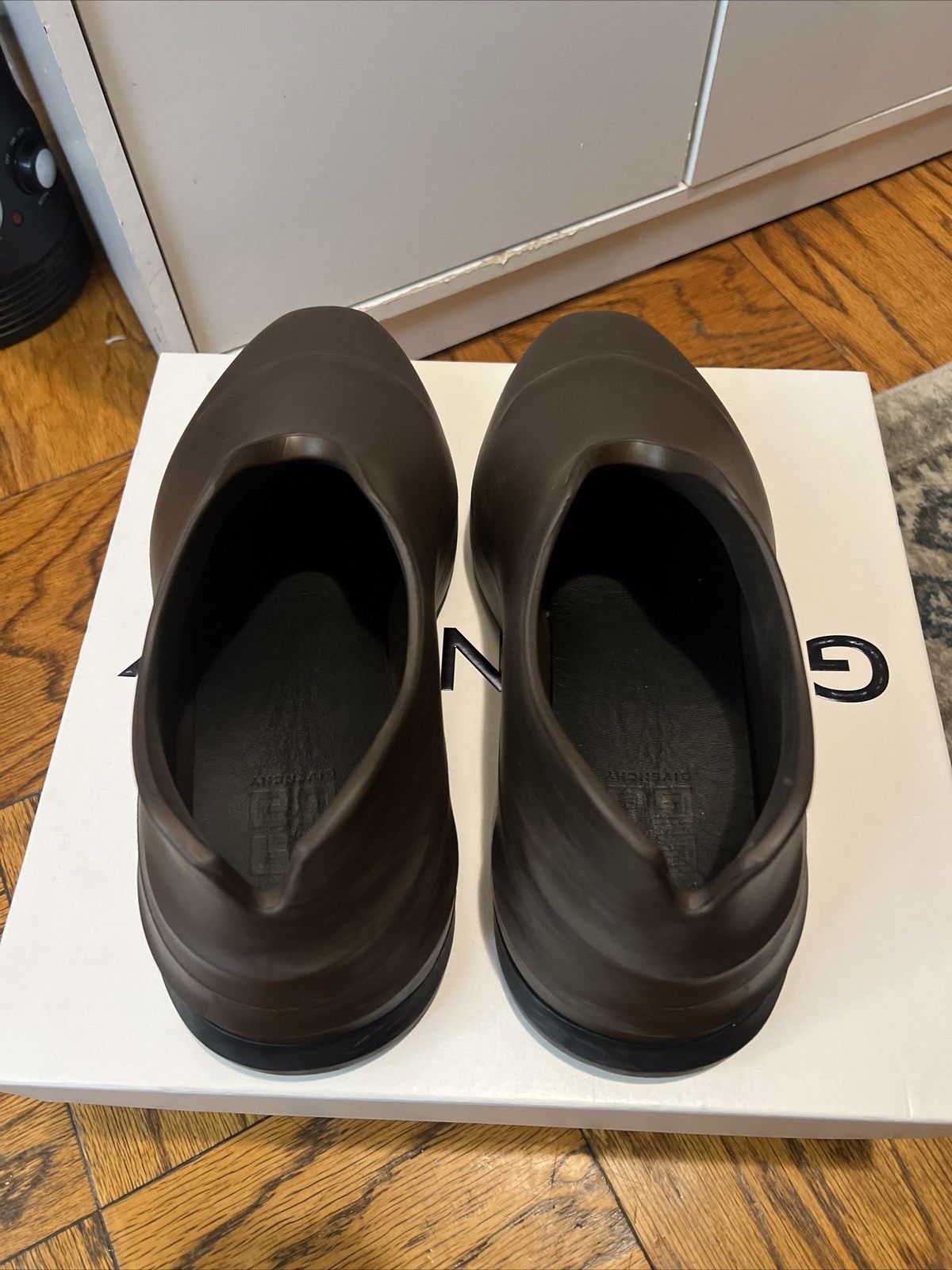 Givenchy GIVENCHY MONUMENTAL MALLOW DARK BROWN MATTE RUBBER SNEAKER Size US 12 / EU 45 - 3 Thumbnail