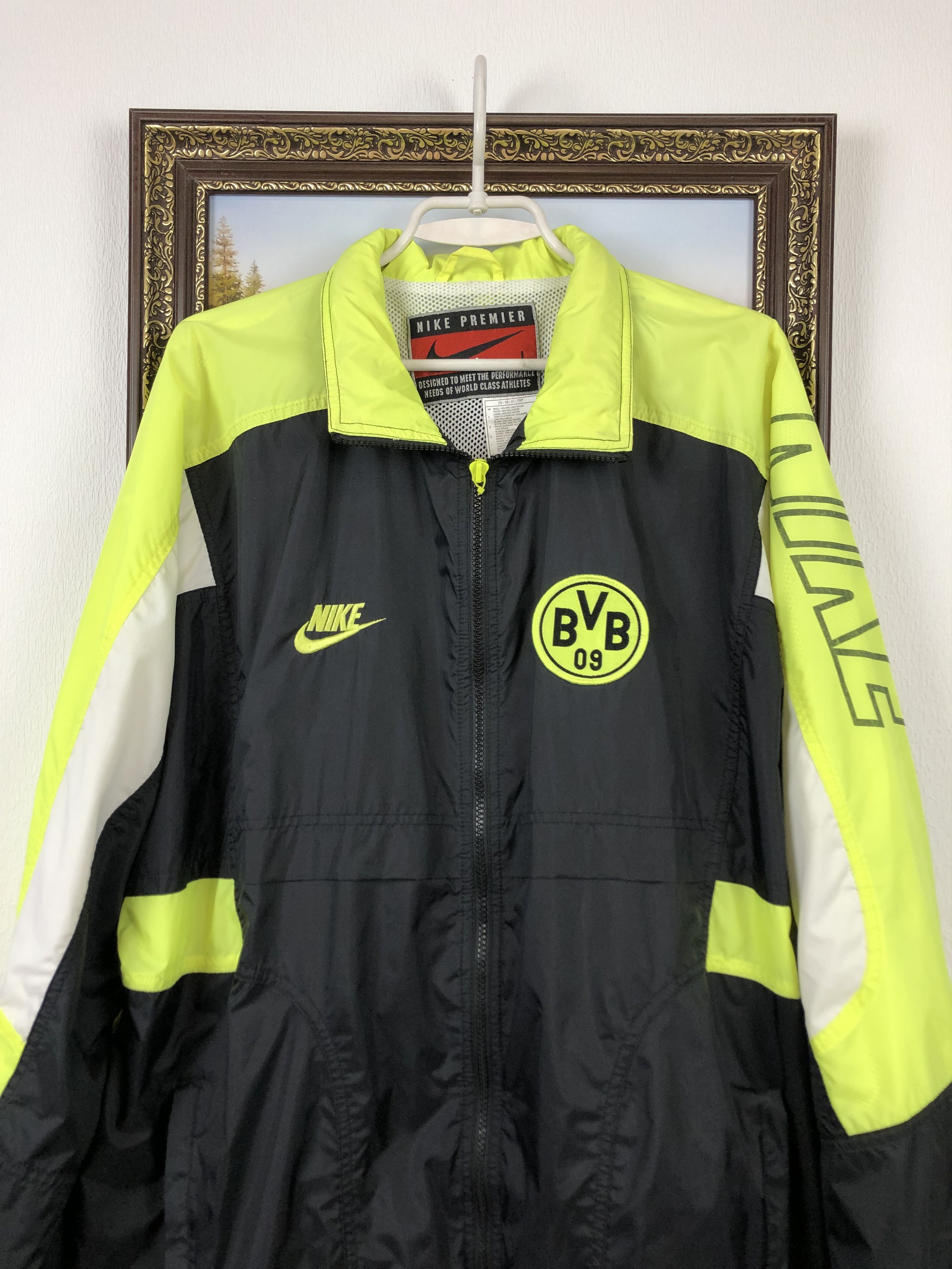 Nike Vintage Borussia Dortmund Football Jacket Soccer Windbreaker Size US L / EU 52-54 / 3 - 2 Thumbnail