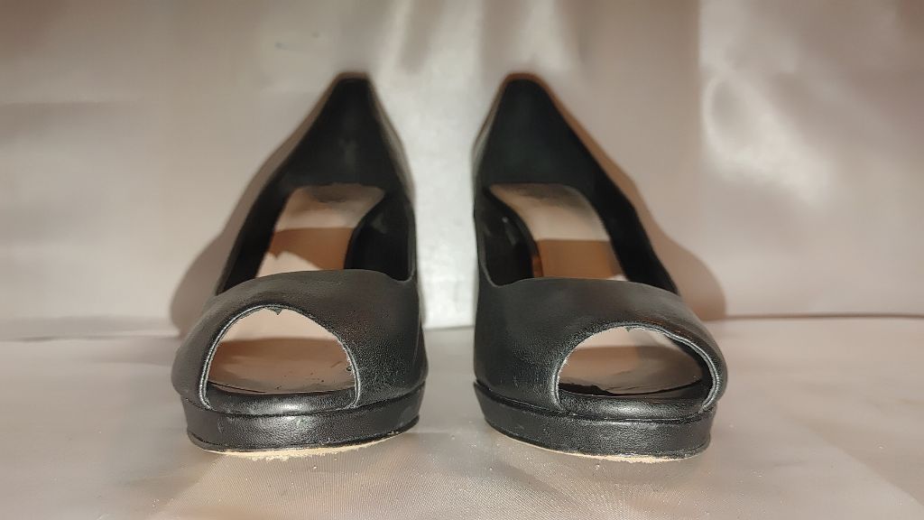 Vince Camuto Vince Camuto Leather Peep Toe Pumps Size 8M Size US 8 / IT 38 - 4 Thumbnail