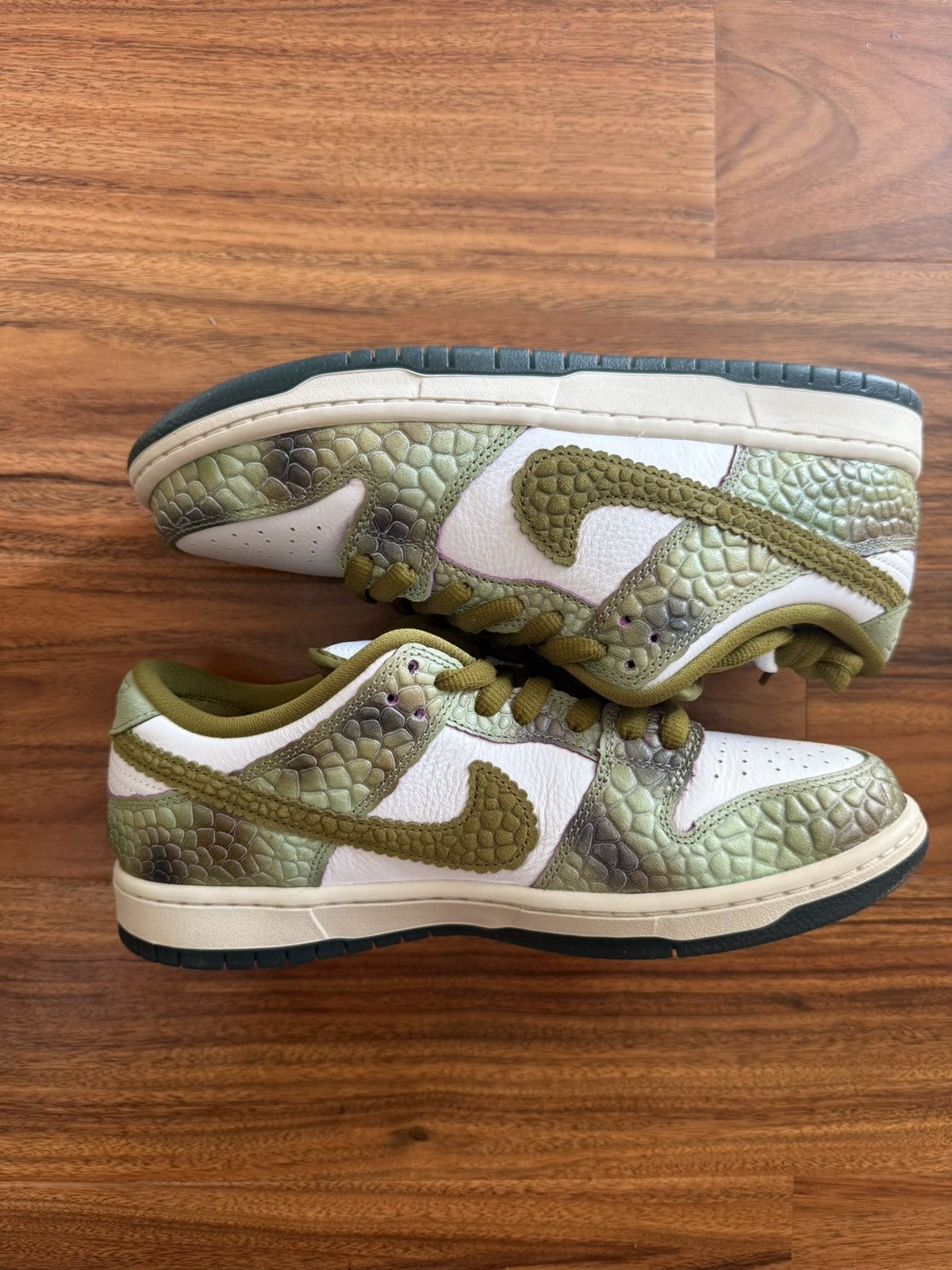 Nike SB DS* NIKE SB DUNK LOW “CHAMELEON” SZ 9.5 OG BOX INCLUDED Size US 9.5 / EU 42-43 - 4 Thumbnail