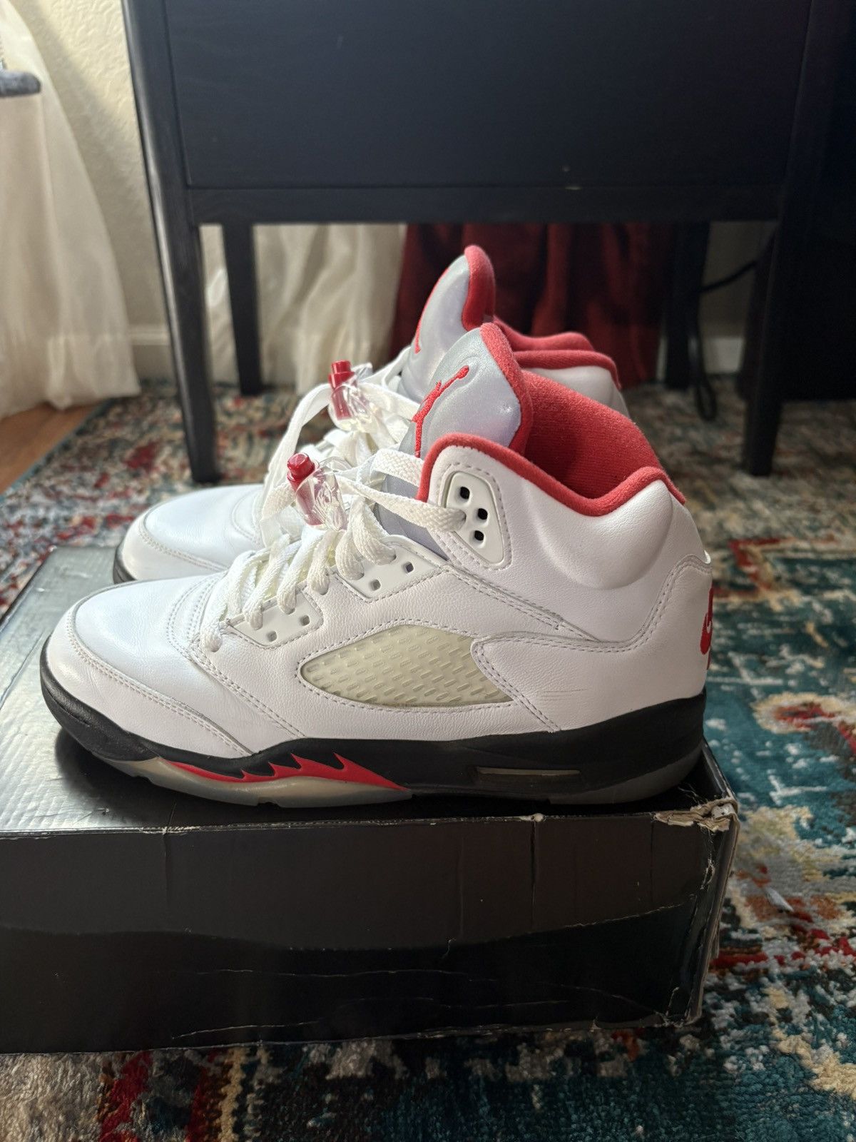 Jordan Brand True white/ fire red-black Air Jordan 5 Retro (GS) Size US 6 / EU 39 - 4 Thumbnail