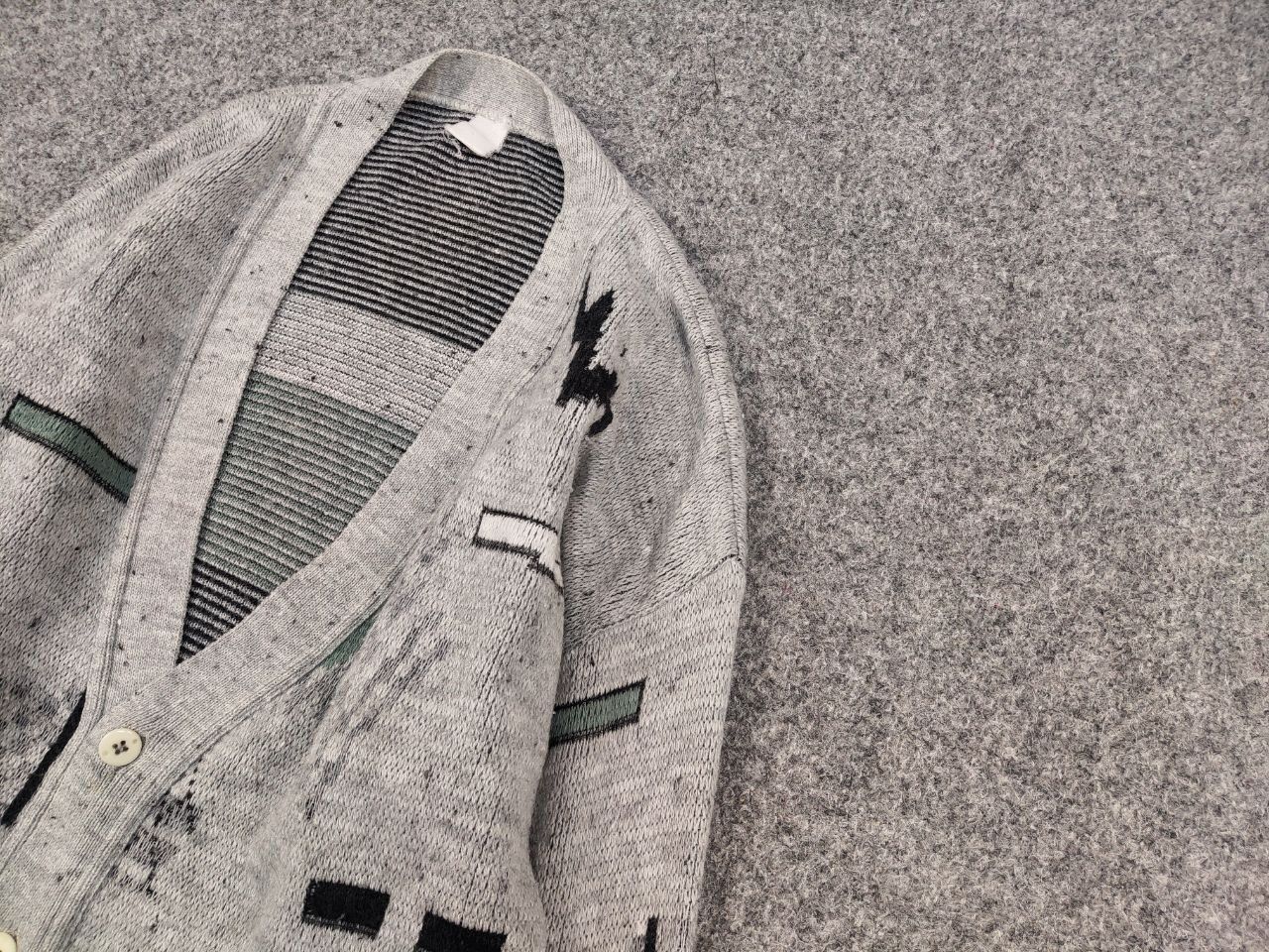 Japanese Brand Vintage 90's Japanese Style Knit Art Gray Pattern Cardigan Size US L / EU 52-54 / 3 - 4 Thumbnail