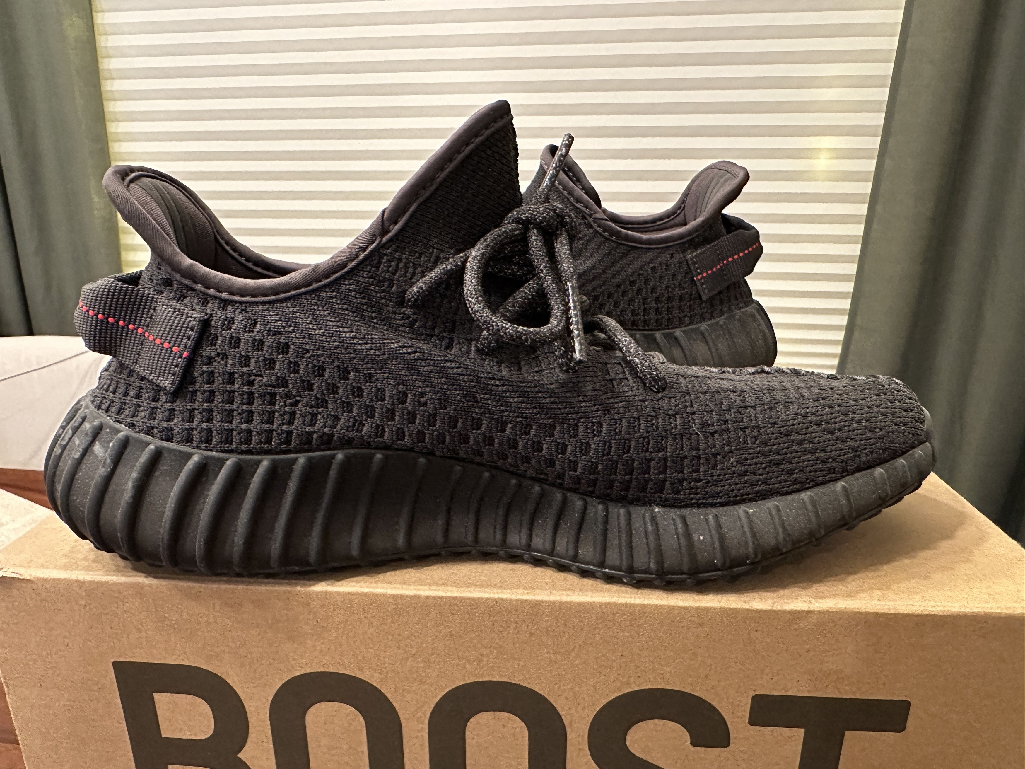 Yeezy Yeezy Boost 350 V2 Size US 9 / EU 42 - 5 Thumbnail