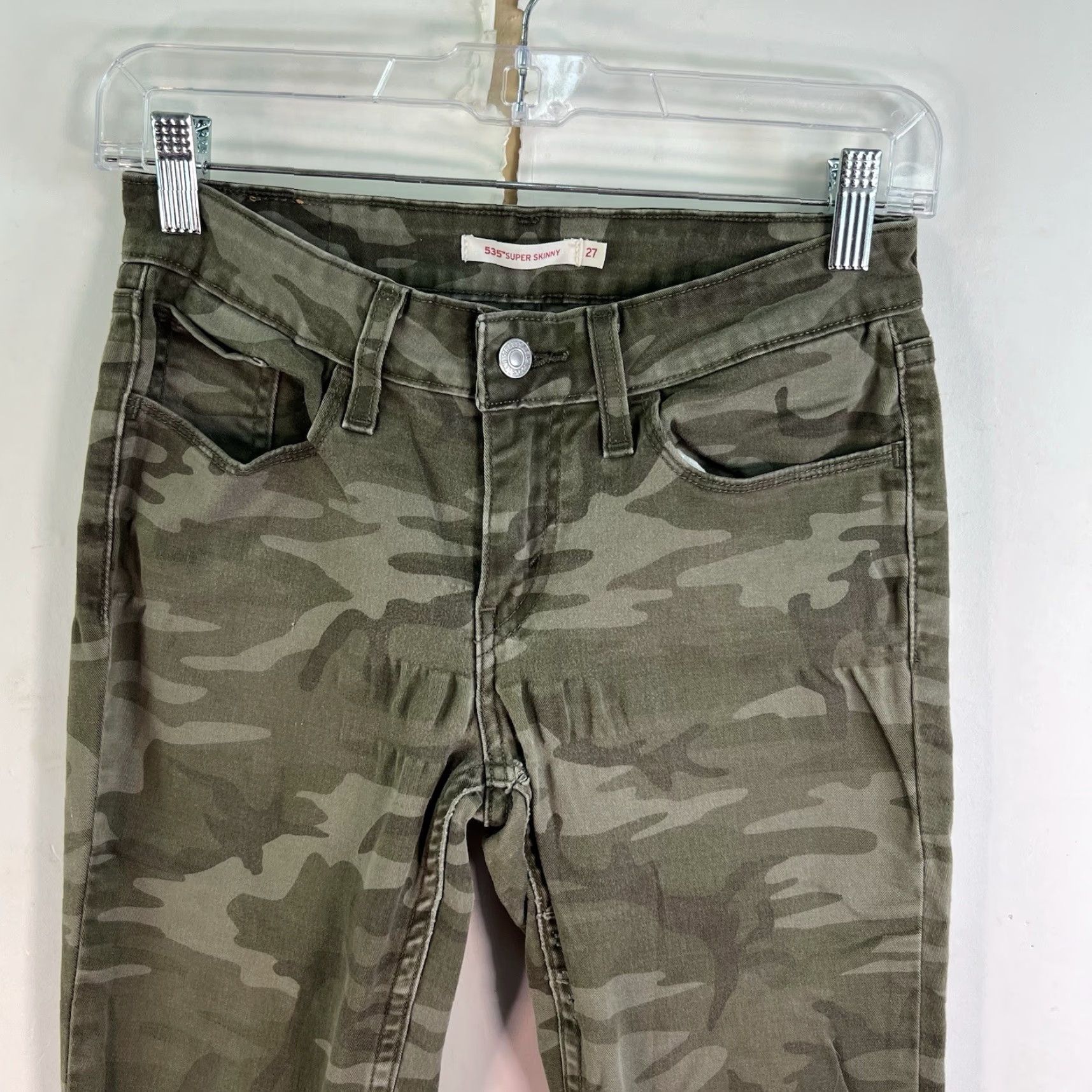 Levi's VINTAGE Levi's 535 Skinny Denim Jeans Womens Size 27 Green Camouflage Stretch 29Inch Inseam Size 27" / US 4 / IT 40 - 2 Thumbnail