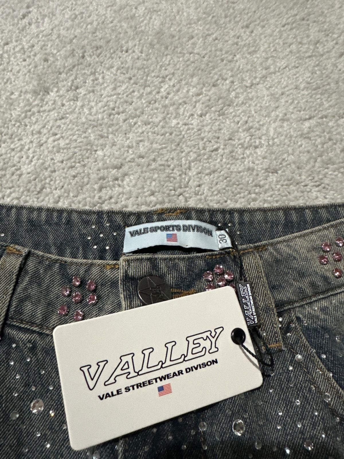 Vale Vale Pink Rhinestone Blue Denim Shorts Size US 30 / EU 46 - 3 Thumbnail