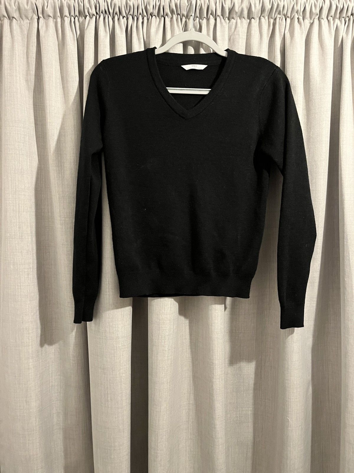 H&M Black v- neck jumper Size US S / EU 44-46 / 1 - 2 Thumbnail