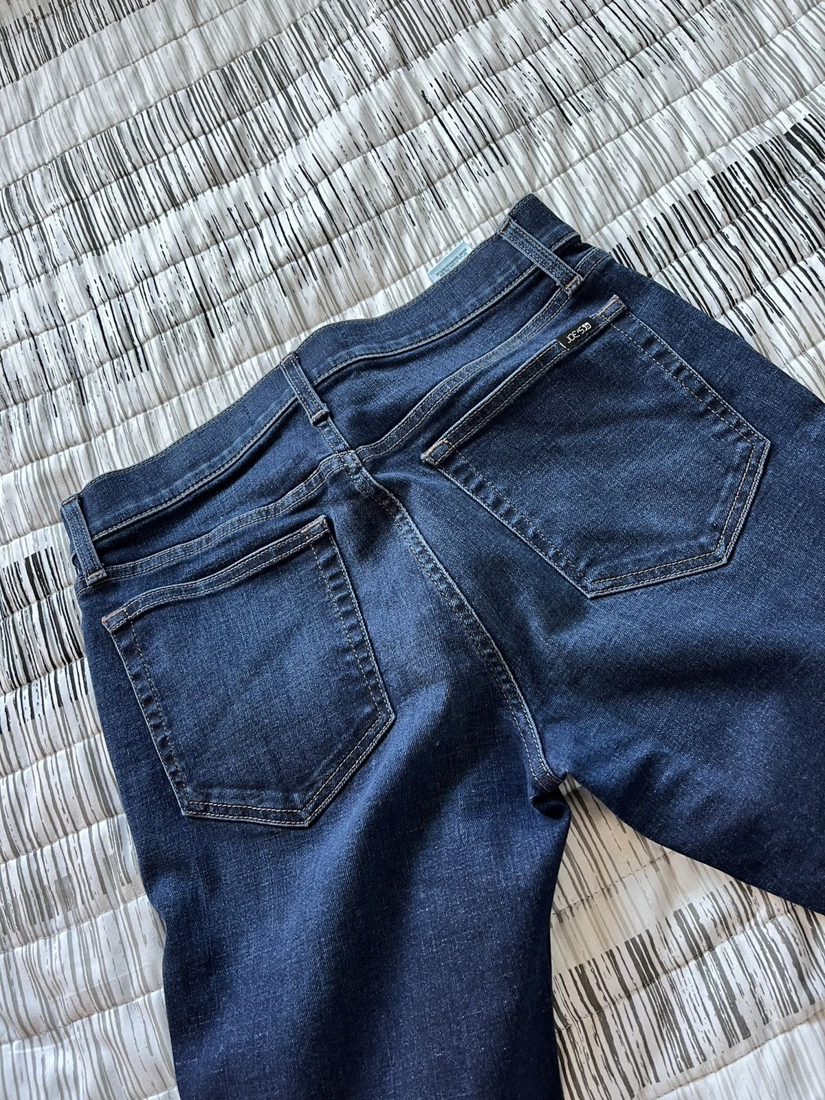 Joe's Joe’s Jeans Lightly Worn dark wash Size US 31 - 3 Thumbnail