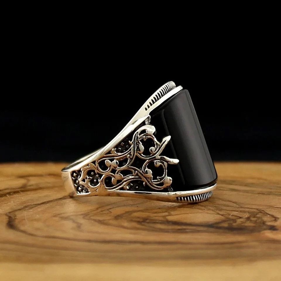 Vintage Retro Curved Black Resin Ring Size ONE SIZE - 2 Thumbnail