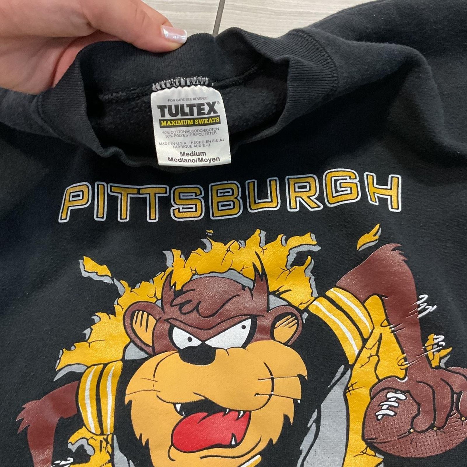 Tultex 1990s vintage Pittsburgh Steelers Taz tasmanian Sweater Size US M / EU 48-50 / 2 - 2 Thumbnail