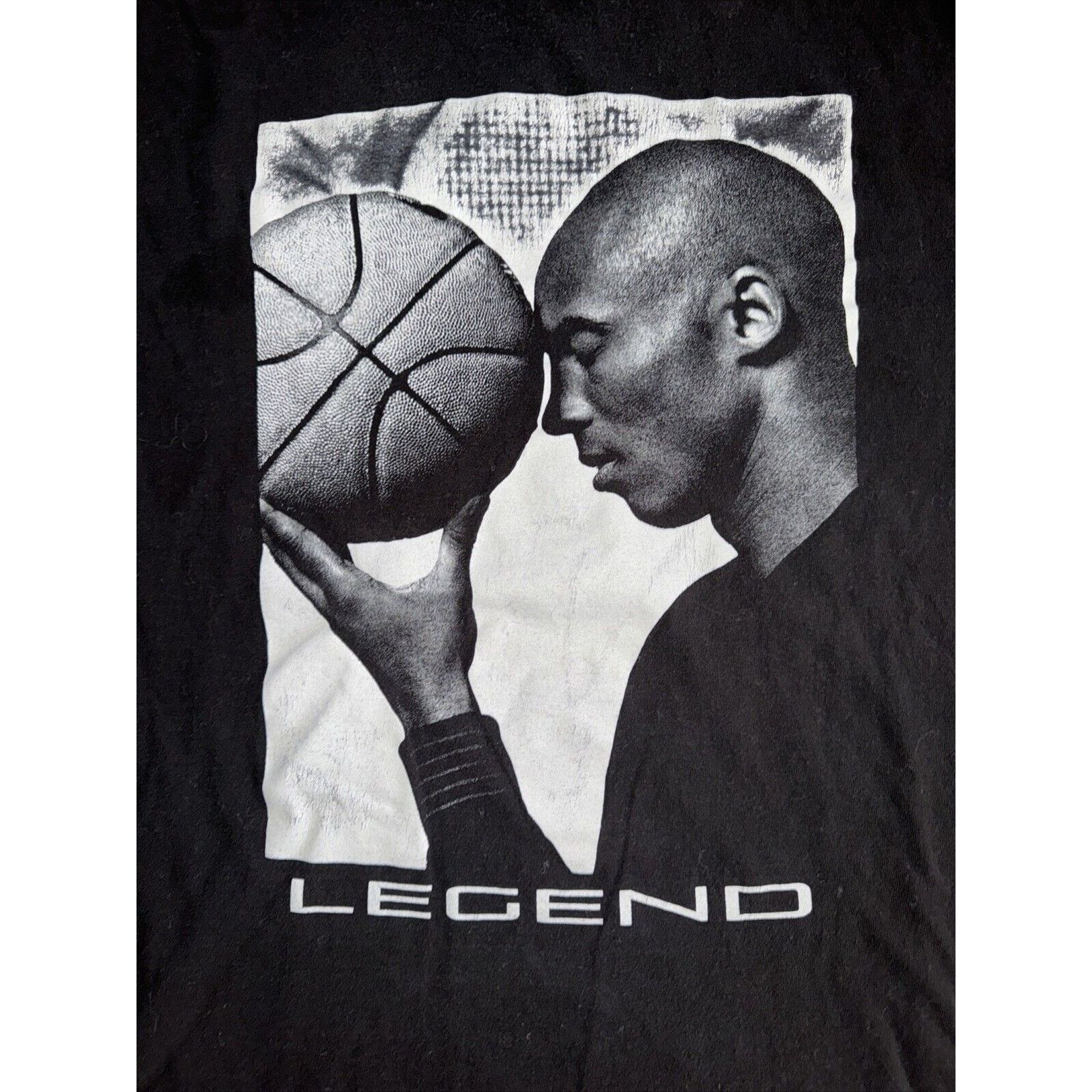 NBA × Vintage Kobe Bryant Legend T-Shirt Black XL 23x28 Size US XL / EU 56 / 4 - 2 Thumbnail