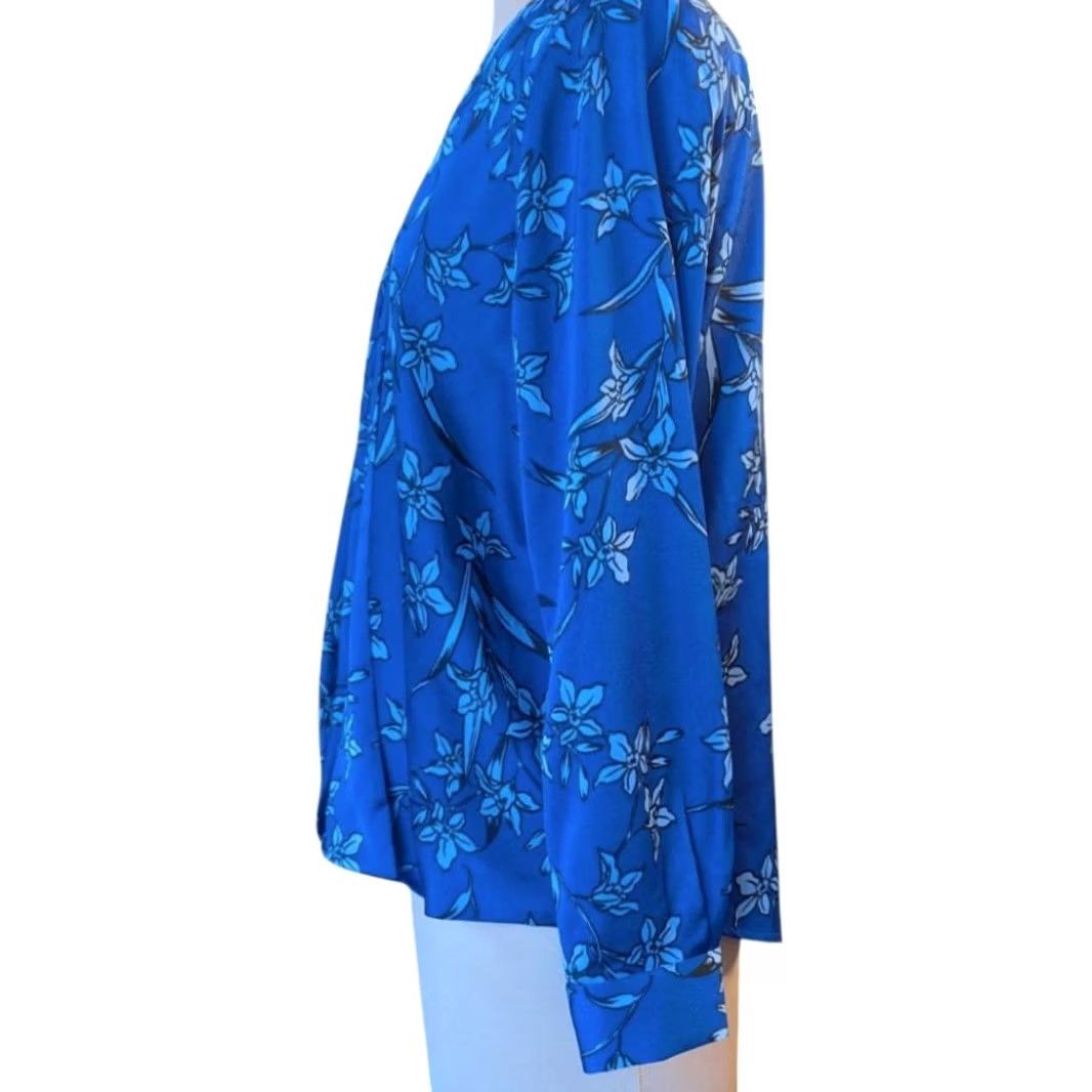 Vince Camuto Vince Camuto Blouse Blue Floral Surplice Long Sleeve Satin Top S Women Size S / US 4 / IT 40 - 4 Thumbnail