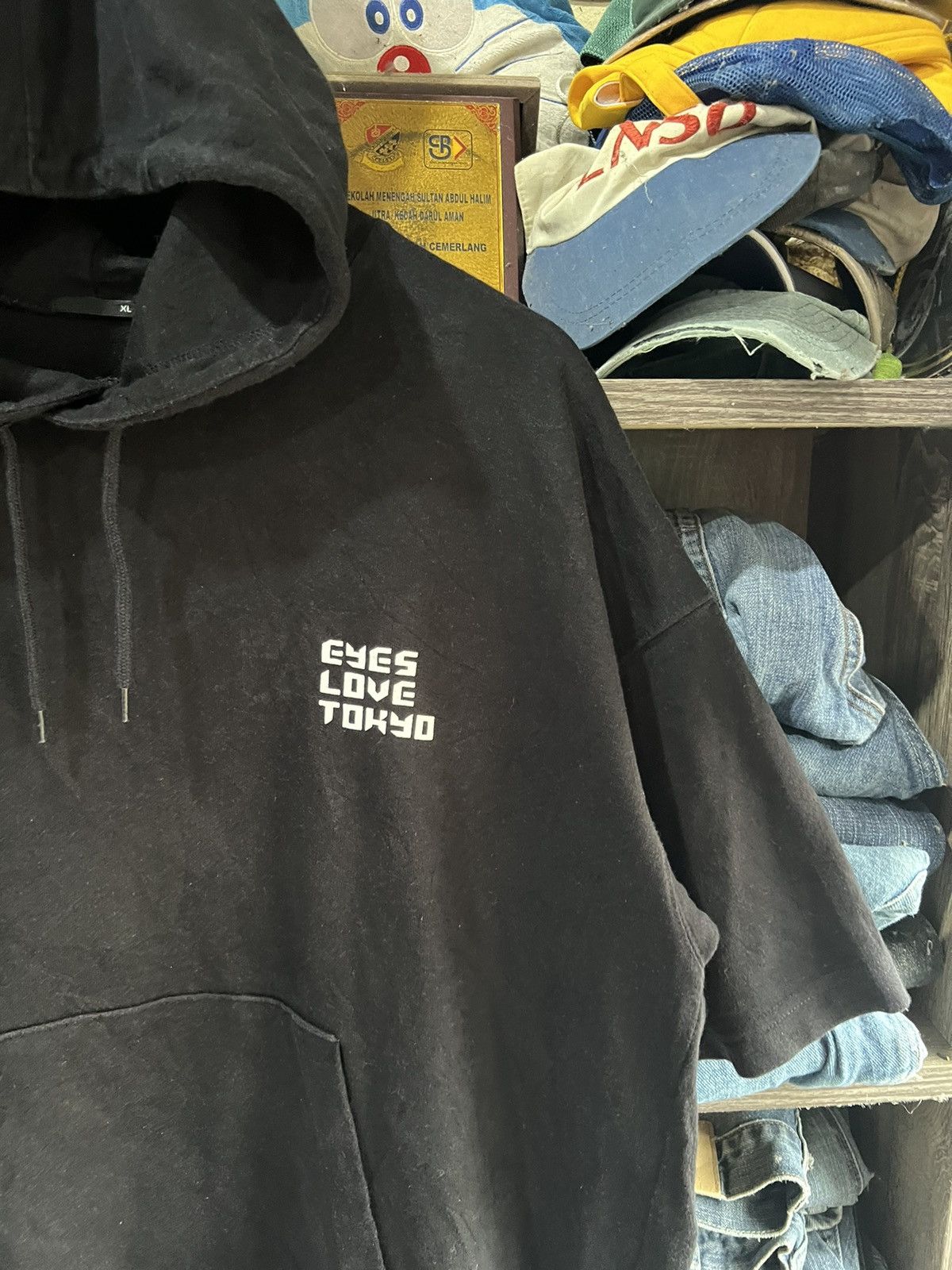 GU 🔥Rare Gu x Tadaomi Shibuya Eyes Love Tokyo Hoodie Size US XL / EU 56 / 4 - 5 Thumbnail
