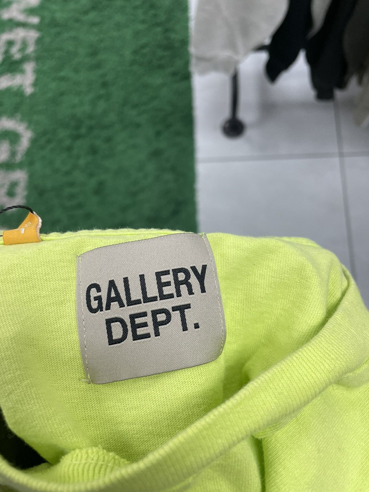 Gallery Dept. Gallery Dept lime green t shirt large Size US L / EU 52-54 / 3 - 3 Thumbnail