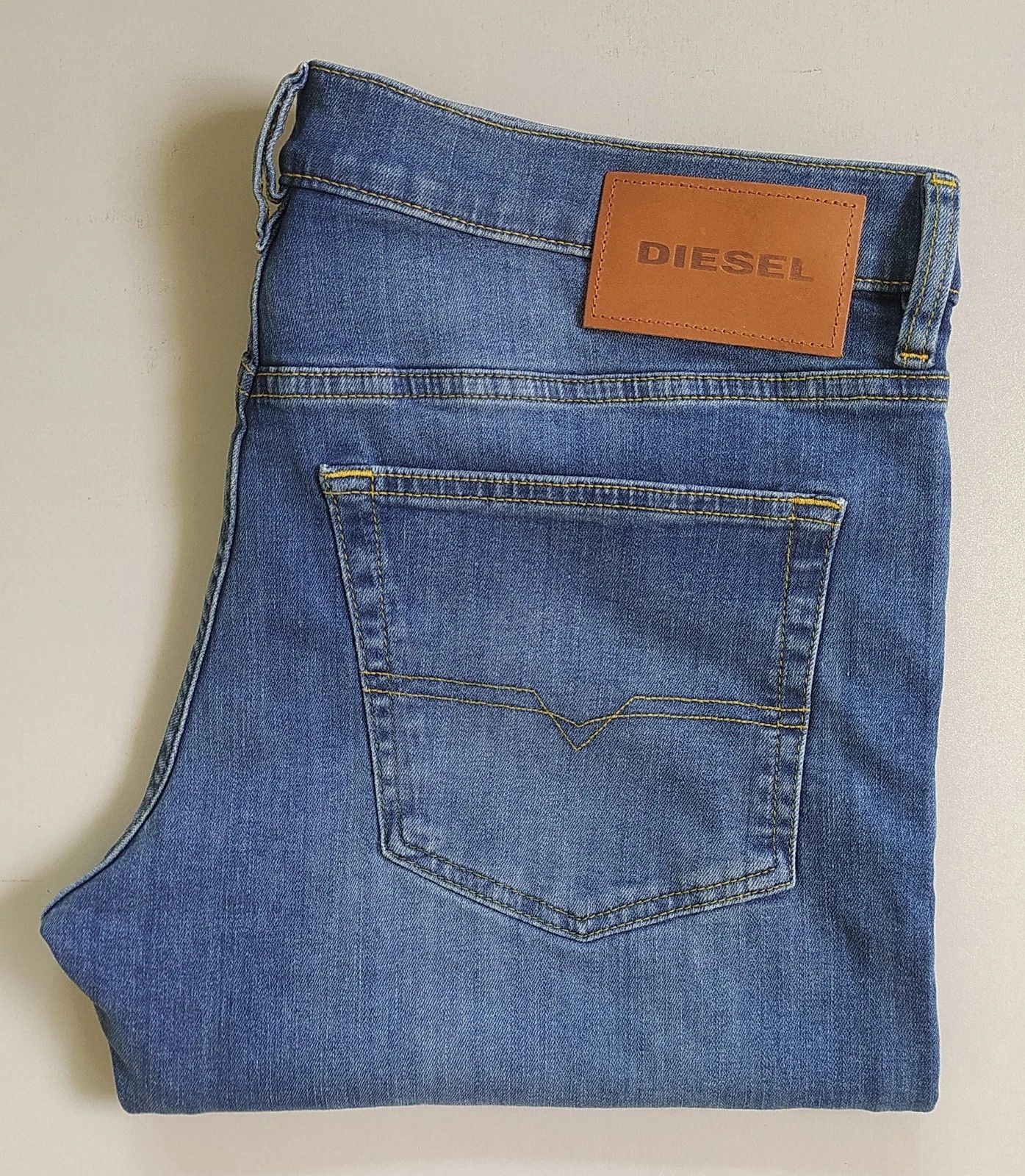 Diesel Diesel D-LUSTER L.30 MENS JEANS T/9945 Size US 33 - 1 Thumbnail