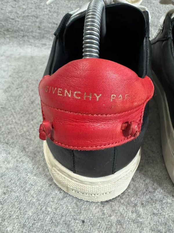 Givenchy Givenchy Paris Urban Street Low Sneakers big laces Black 42 Size US 9 / EU 42 - 9 Thumbnail