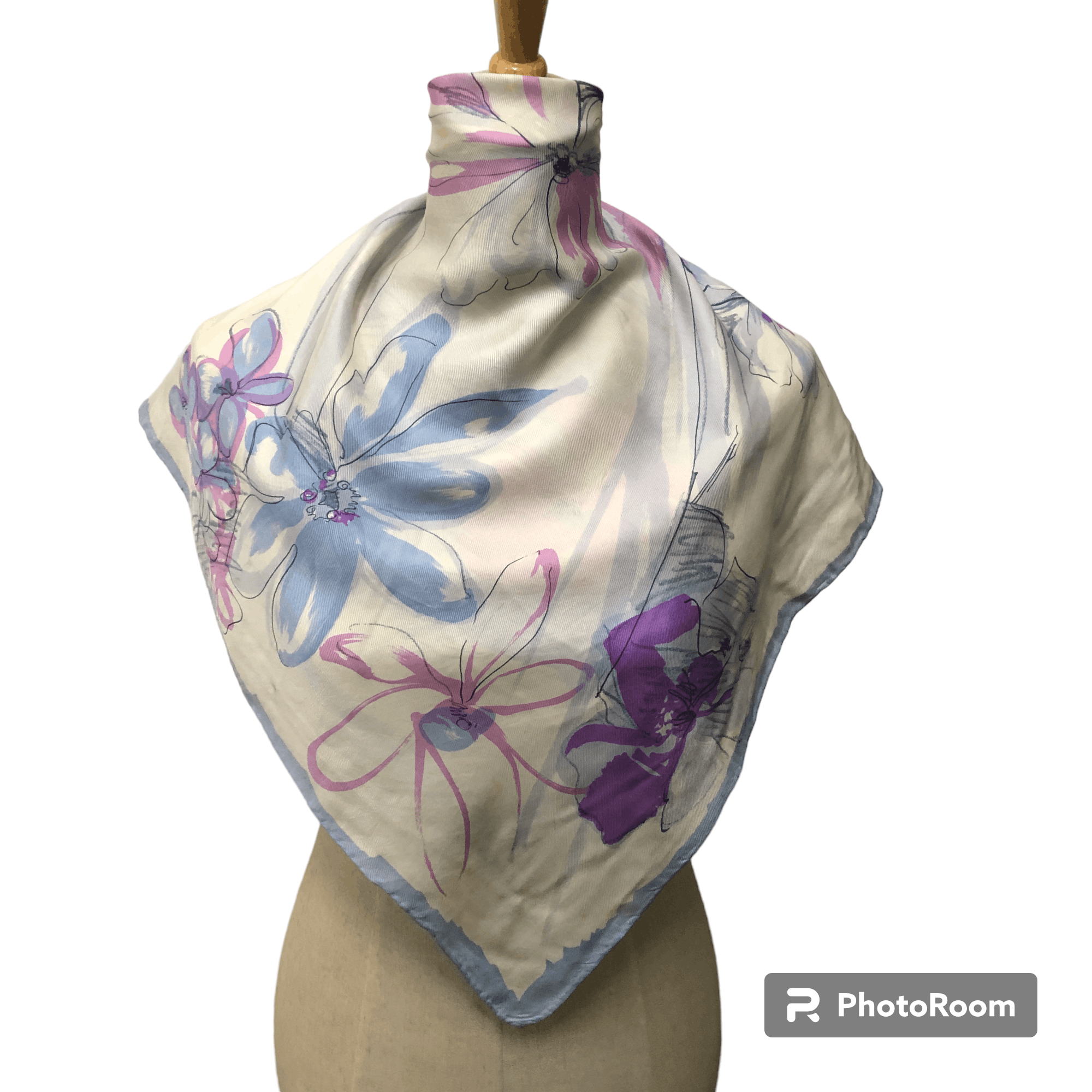 Japanese Brand Luxury Floral Hand Rolled Silk Scarf M1070 Size ONE SIZE - 1 Thumbnail