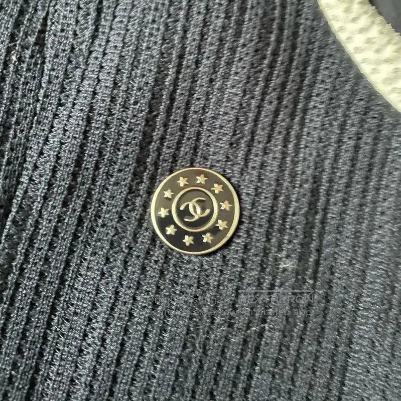 Chanel Chanel Black Women's Jacket with White Trim . Size M / US 6-8 / IT 42-44 - 7 Thumbnail