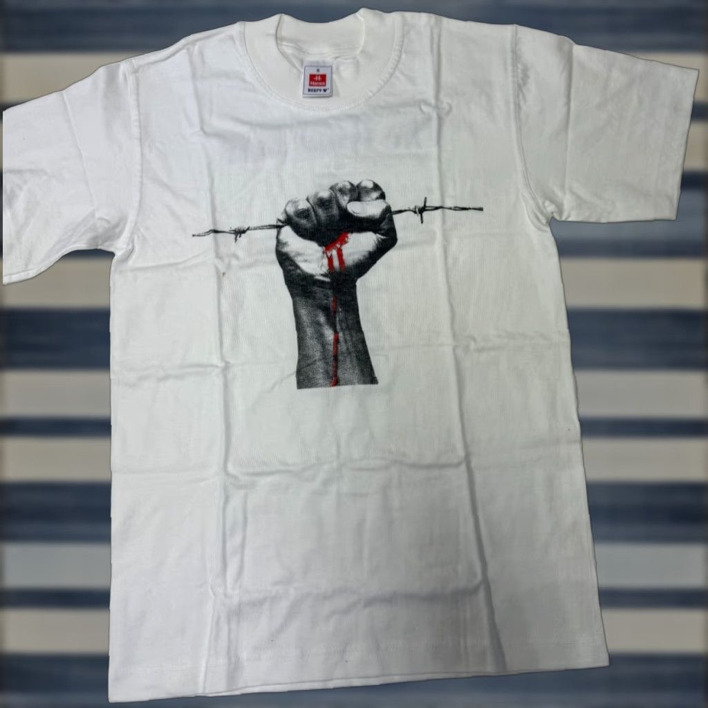 Hanes VINTAGE Hanes 1978 Front Line Reggae T-Shirt Unisex Adult Small White Promotional Collectible Size US S / EU 44-46 / 1 - 1 Thumbnail