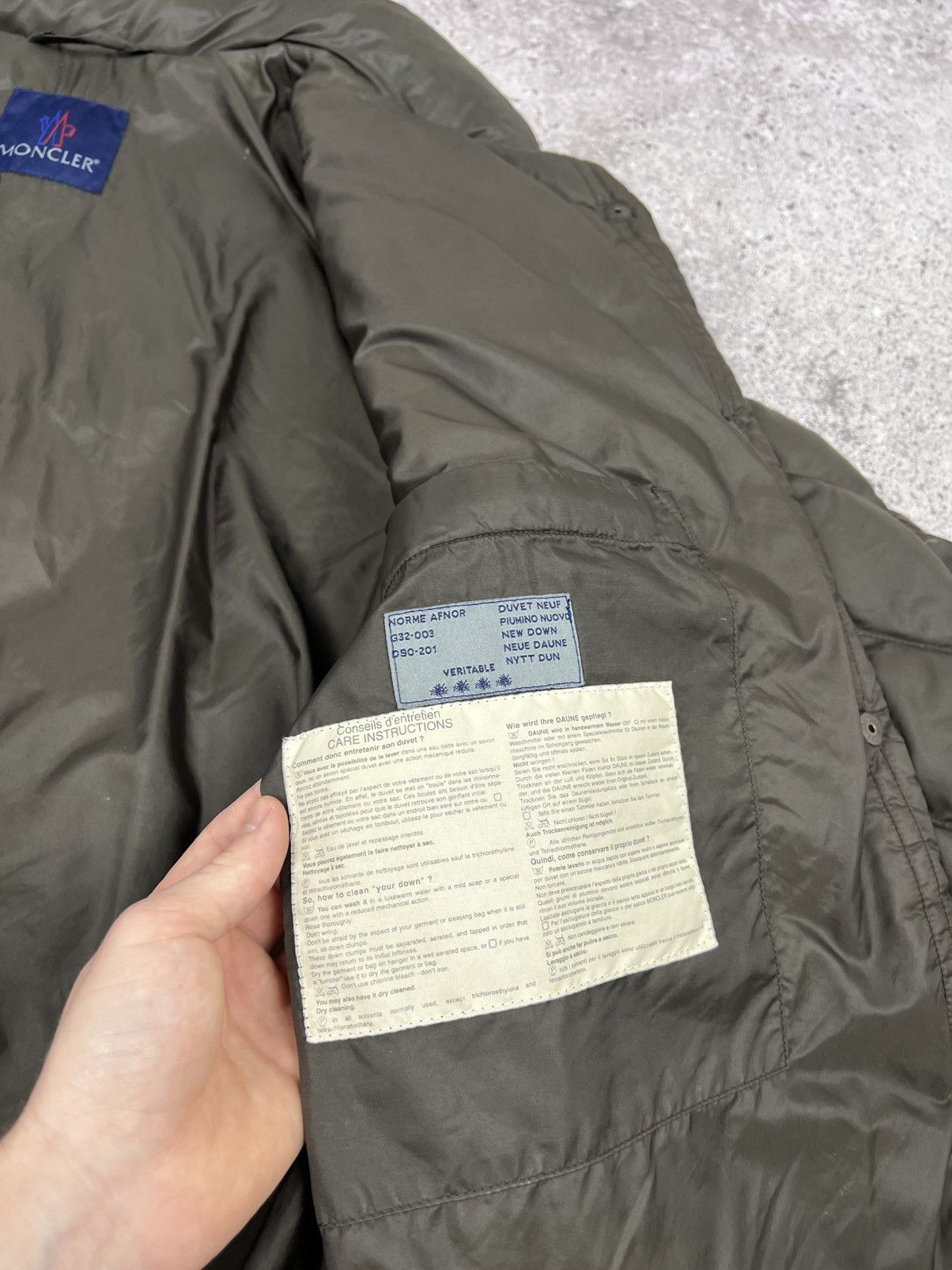 Moncler Vintage Moncler Down Quilted Jacket Button Size L / US 10 / IT 46 - 11 Thumbnail
