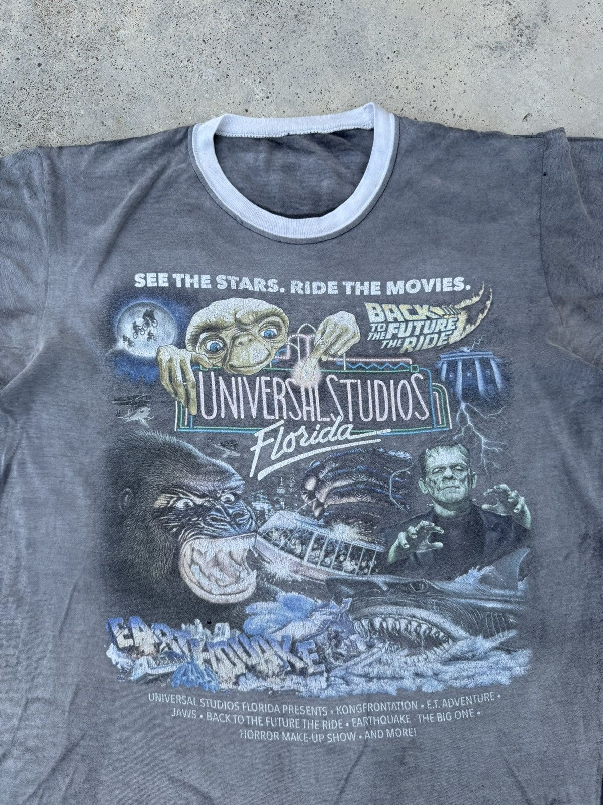 Vintage Distressed Universal Studio Florida E.T Faded Movie Tee Size US S / EU 44-46 / 1 - 2 Thumbnail