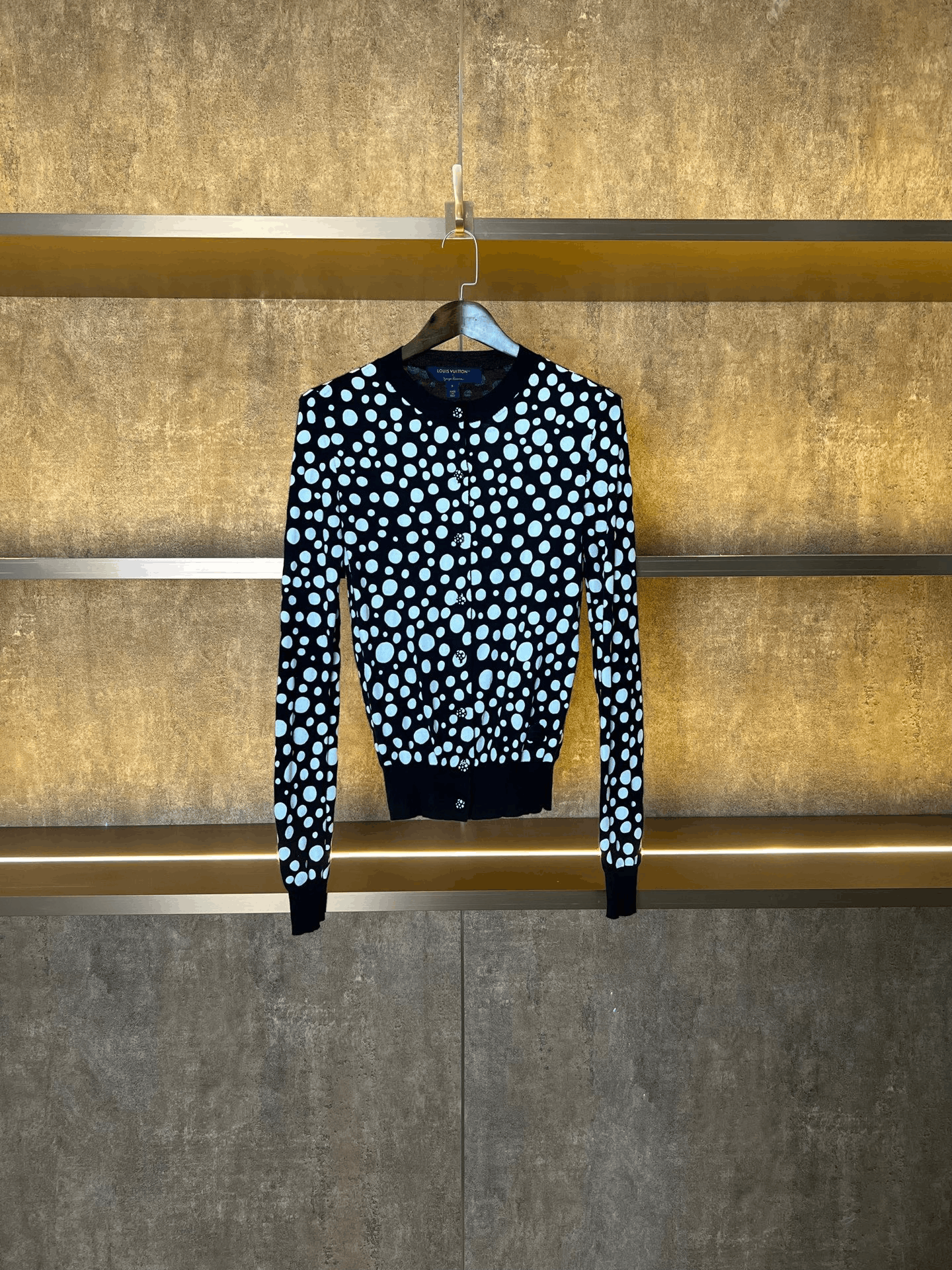 Louis Vuitton Louis Vuitton Sweater S Women Size S / US 4 / IT 40 - 1 Thumbnail
